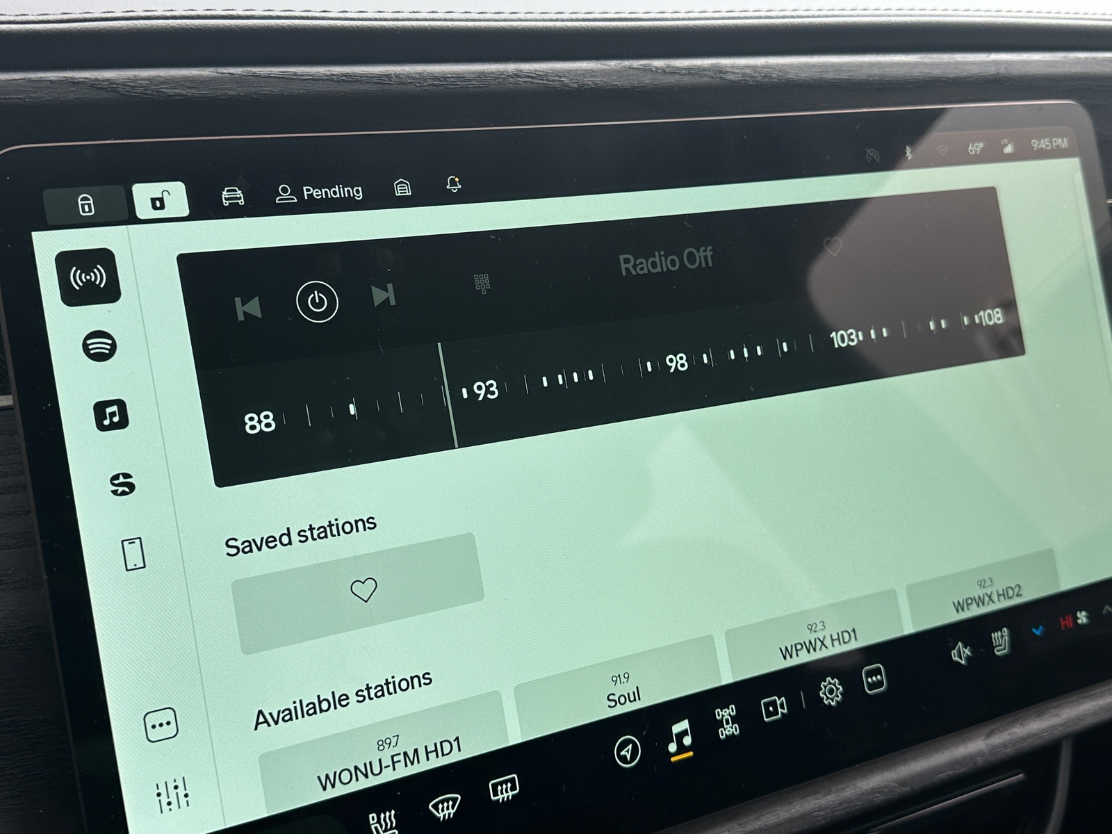 Thumbnail: 2025 Rivian R1T - 3