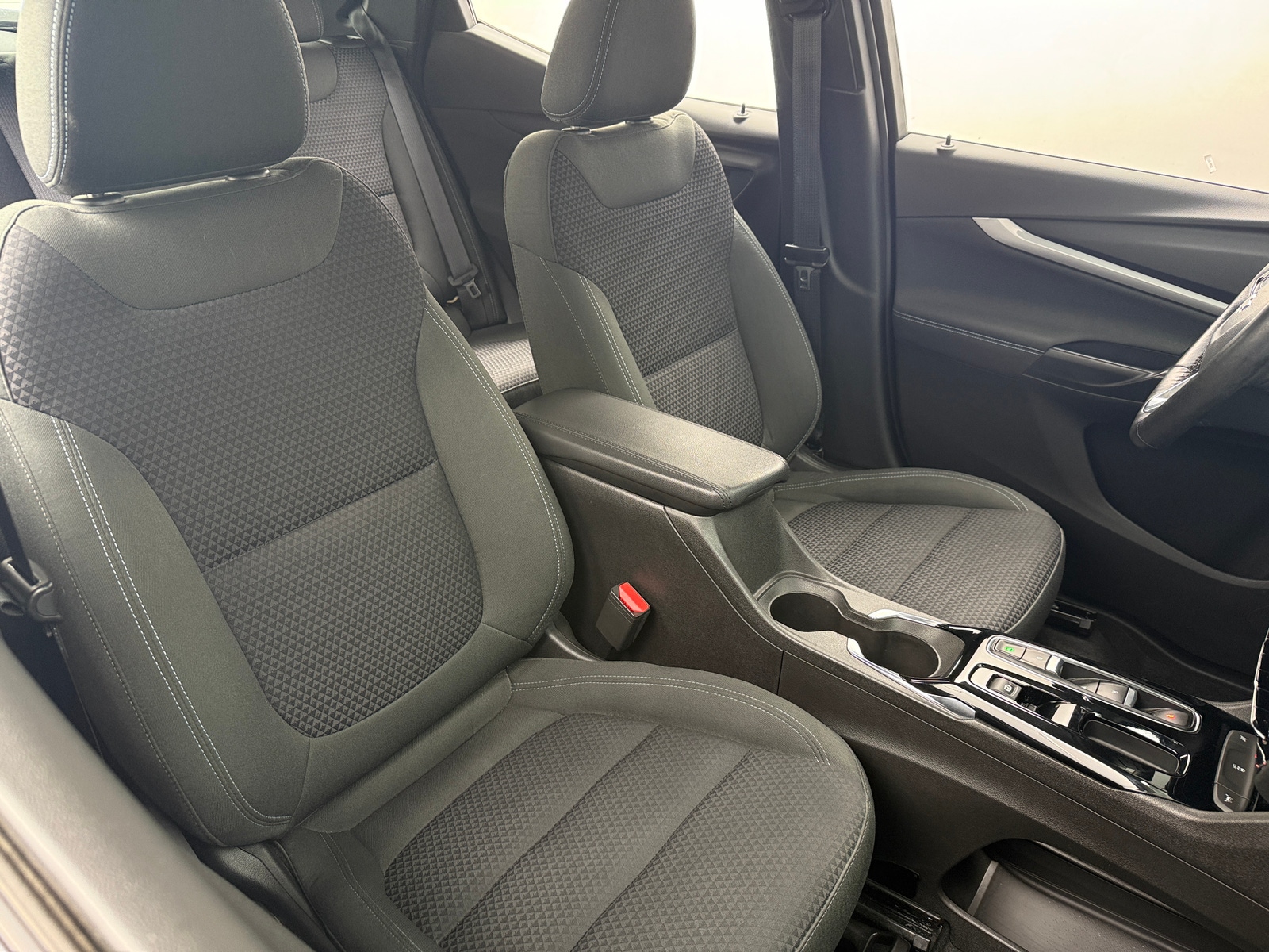 Thumbnail: 2022 Chevrolet Bolt EUV - 2