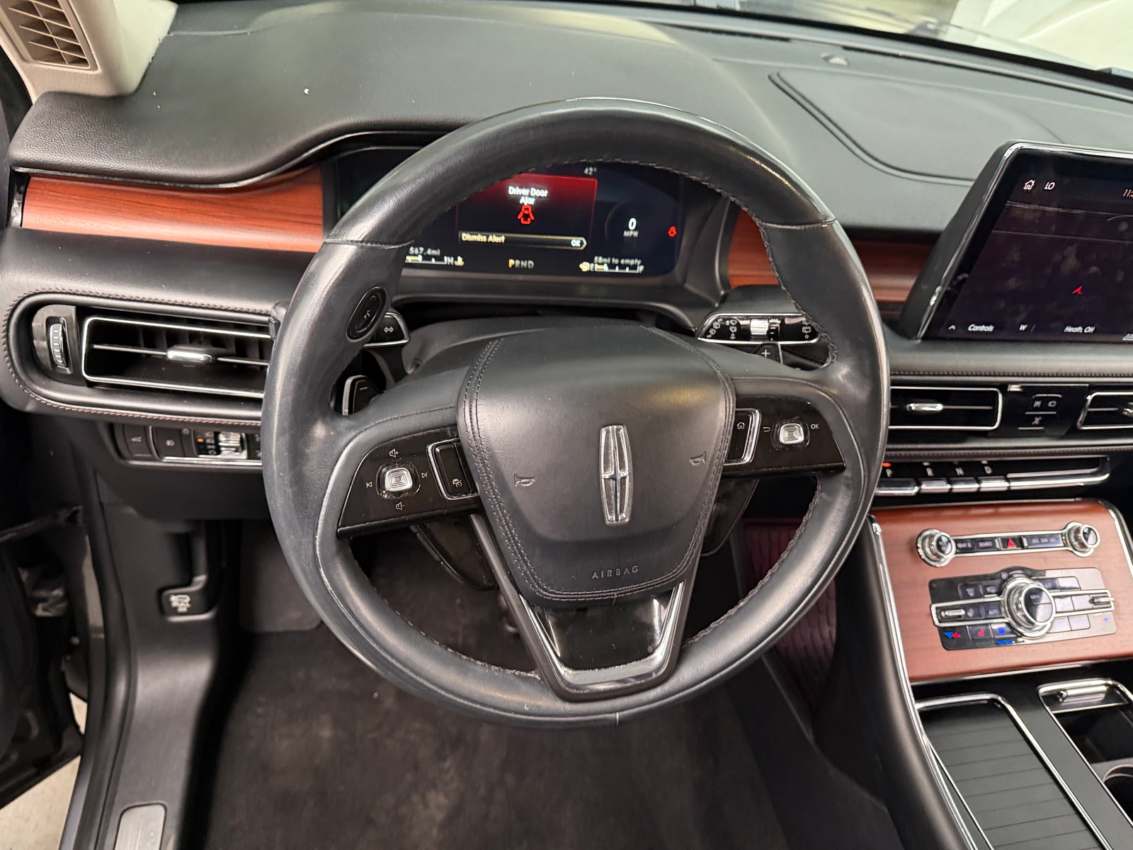 Thumbnail: 2021 Lincoln Aviator - 4