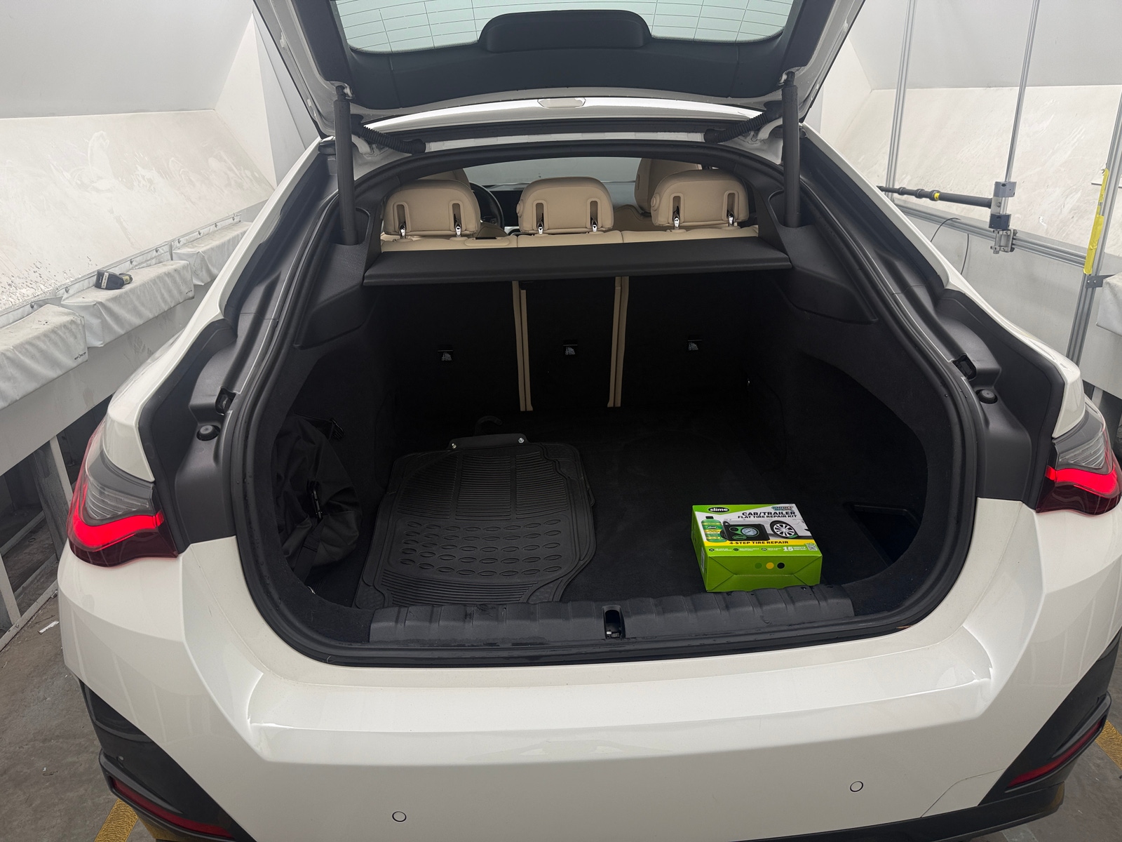 Thumbnail: 2024 BMW i4 - 6