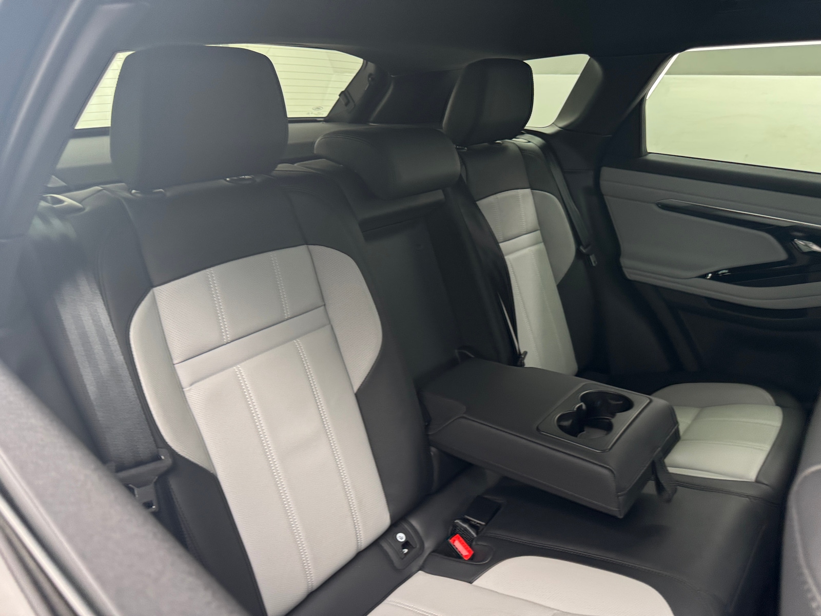 Thumbnail: 2022 Land Rover Range Rover Evoque - 5