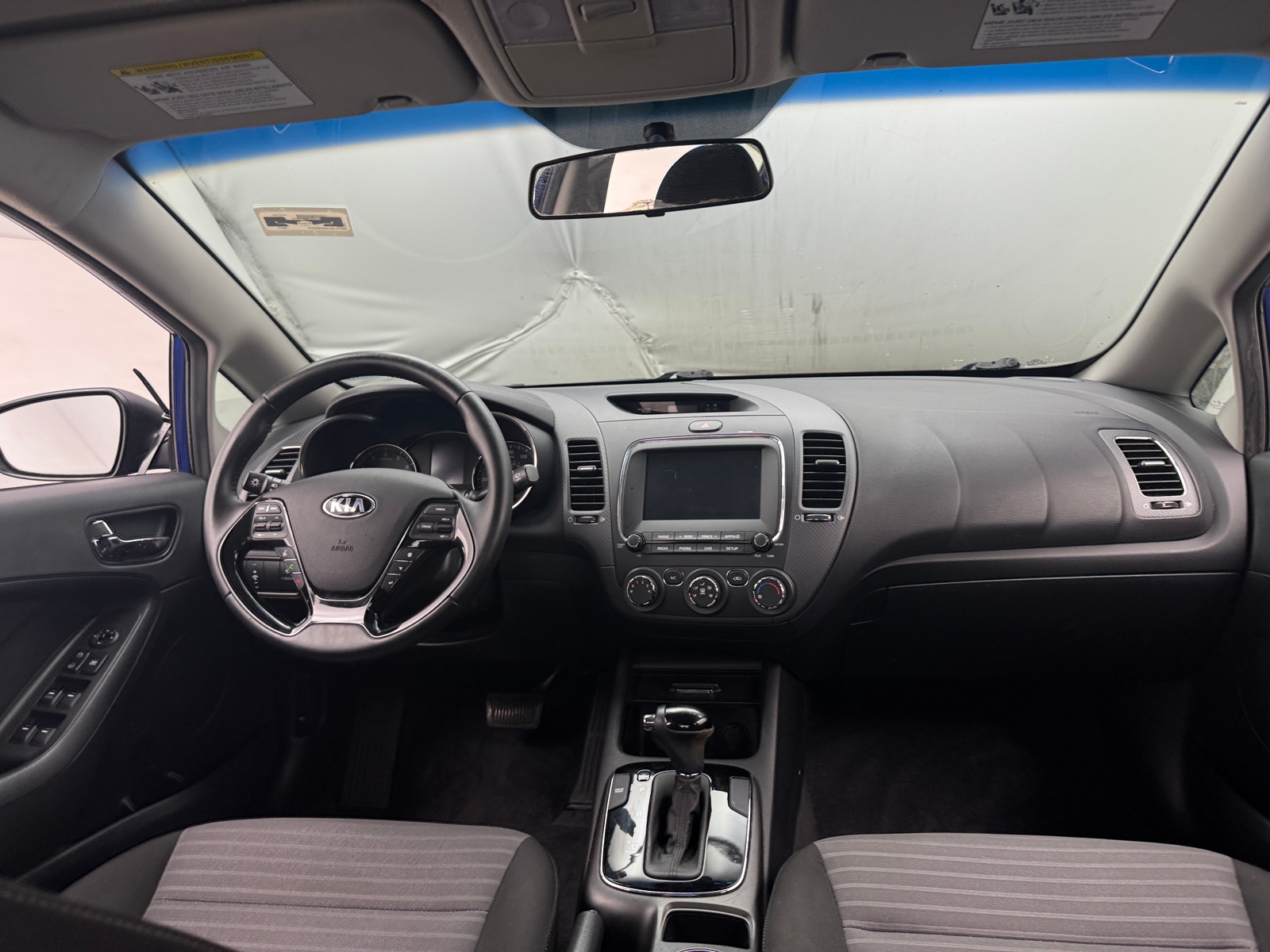 Thumbnail: 2017 Kia Forte - 3