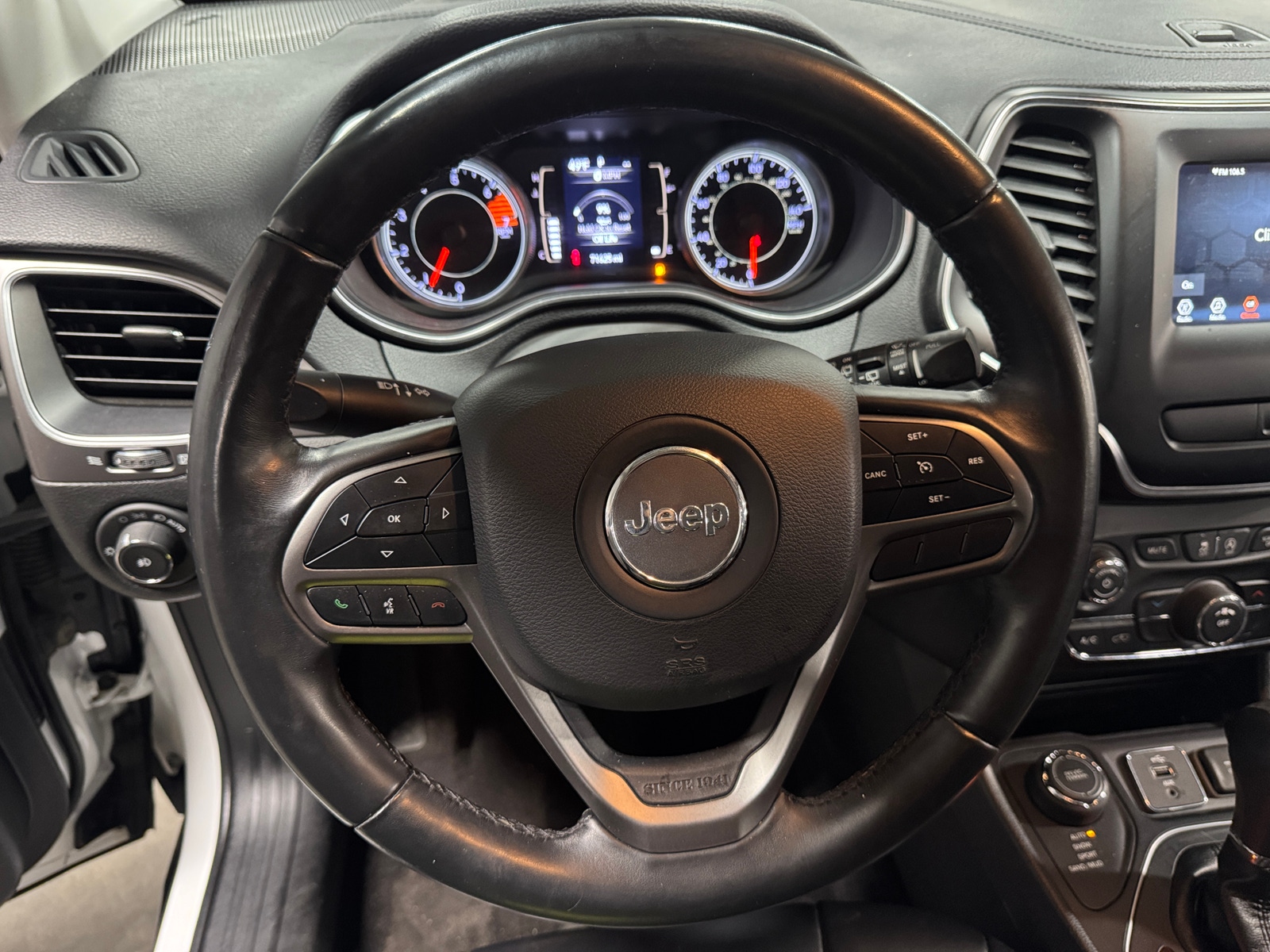 Thumbnail: 2019 Jeep Cherokee - 5