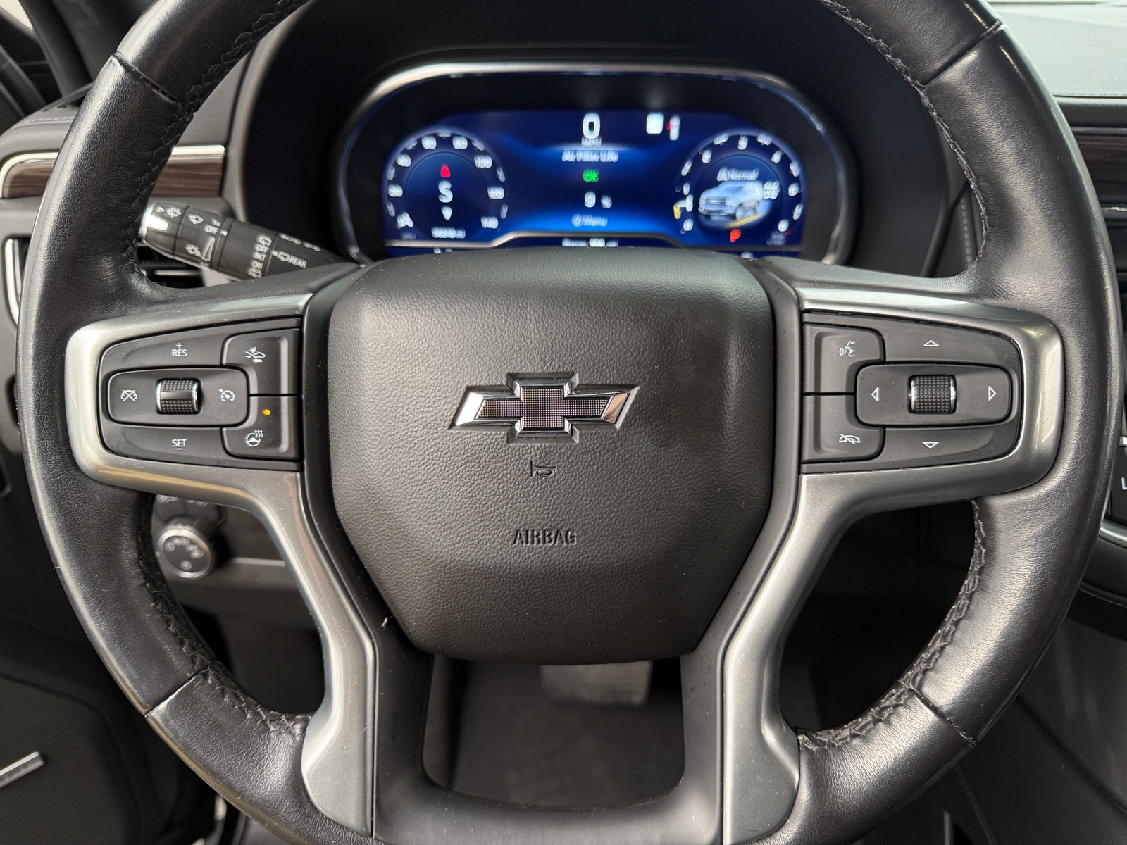 Thumbnail: 2022 Chevrolet Tahoe - 4