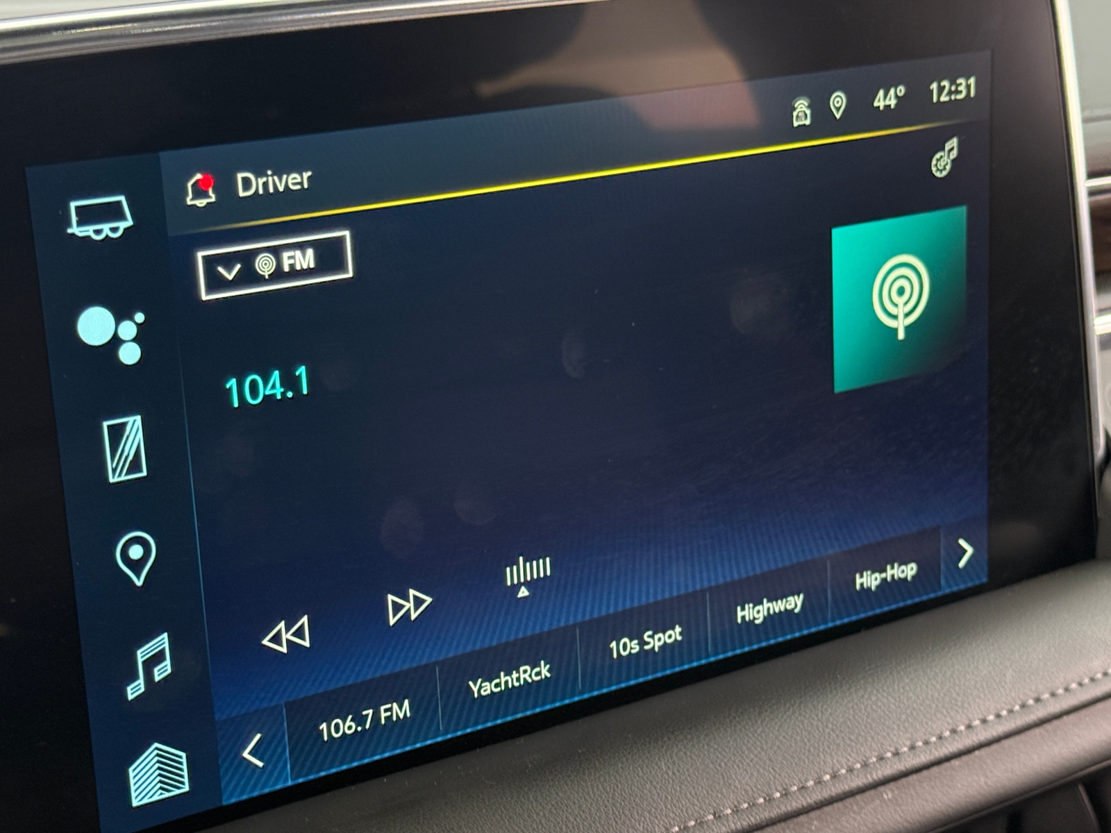 Thumbnail: 2022 Chevrolet Tahoe - 3