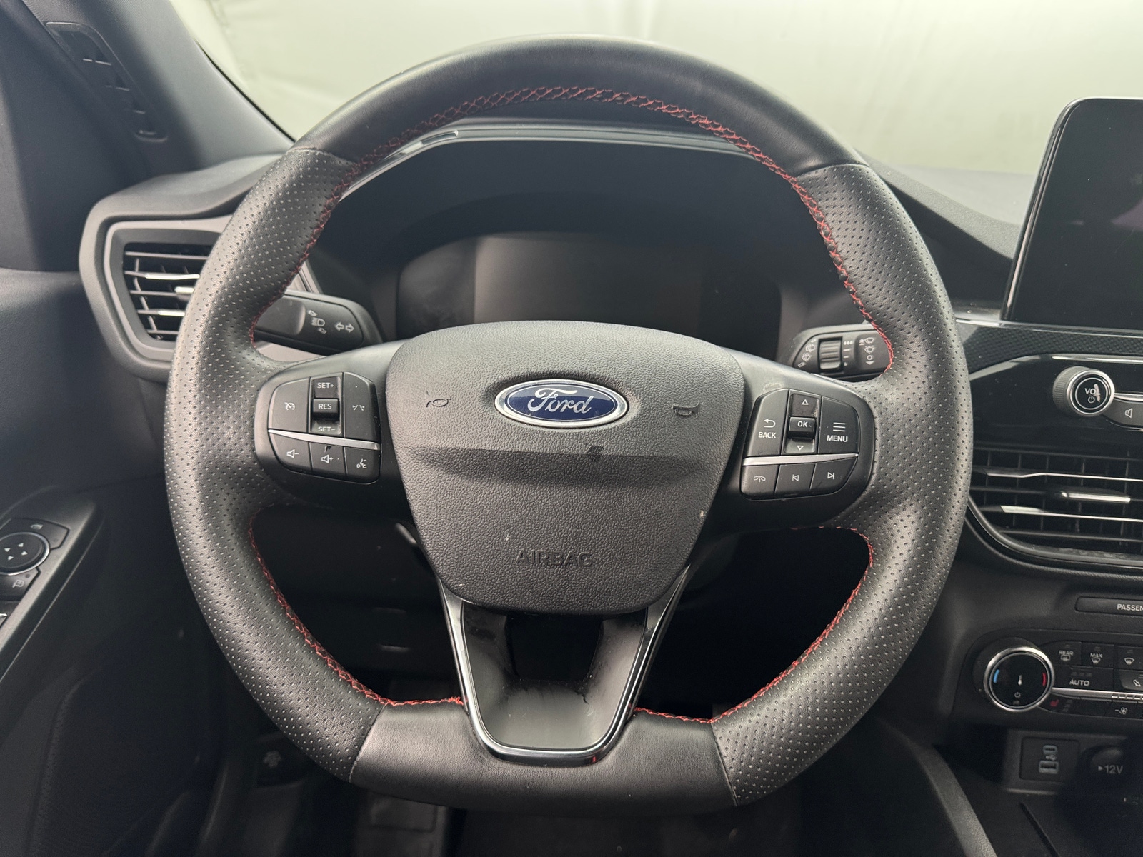 Thumbnail: 2023 Ford Escape - 4