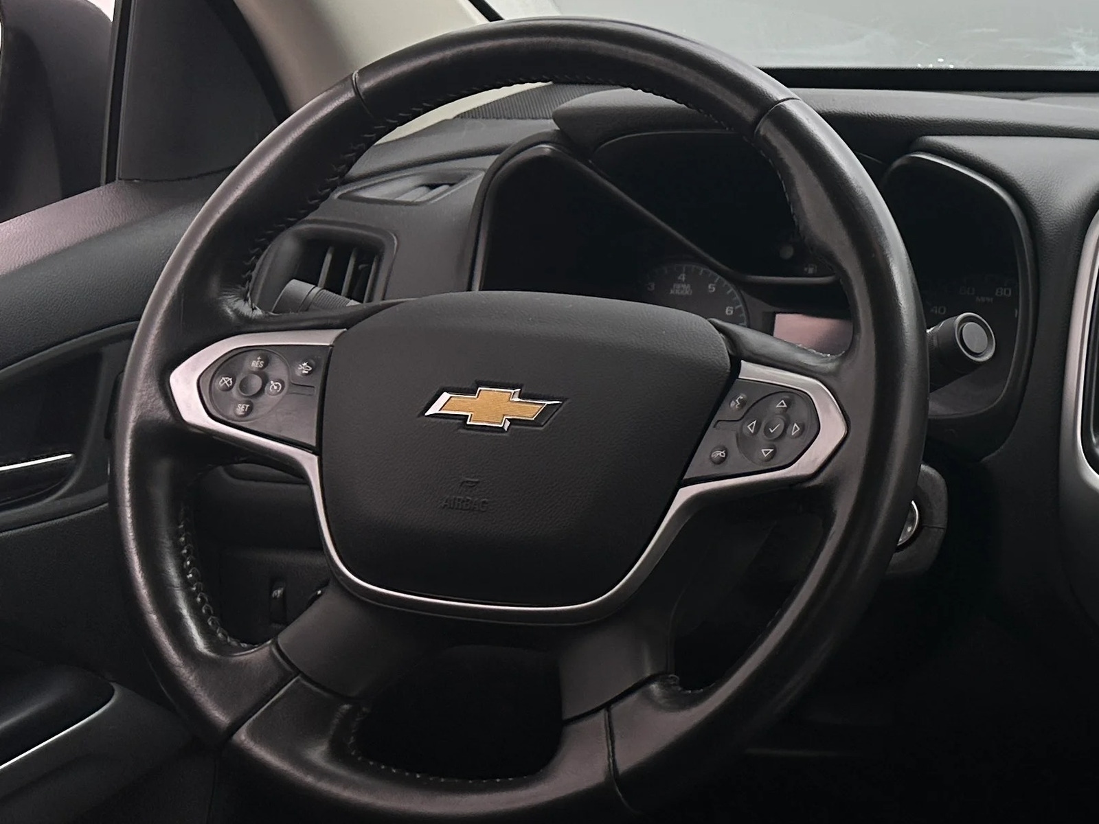 Thumbnail: 2022 Chevrolet Colorado - 5