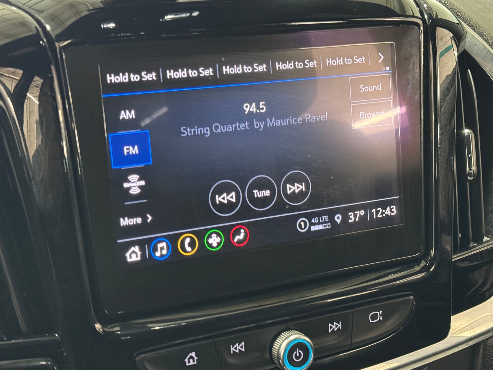 Thumbnail: 2023 Chevrolet Traverse - 4