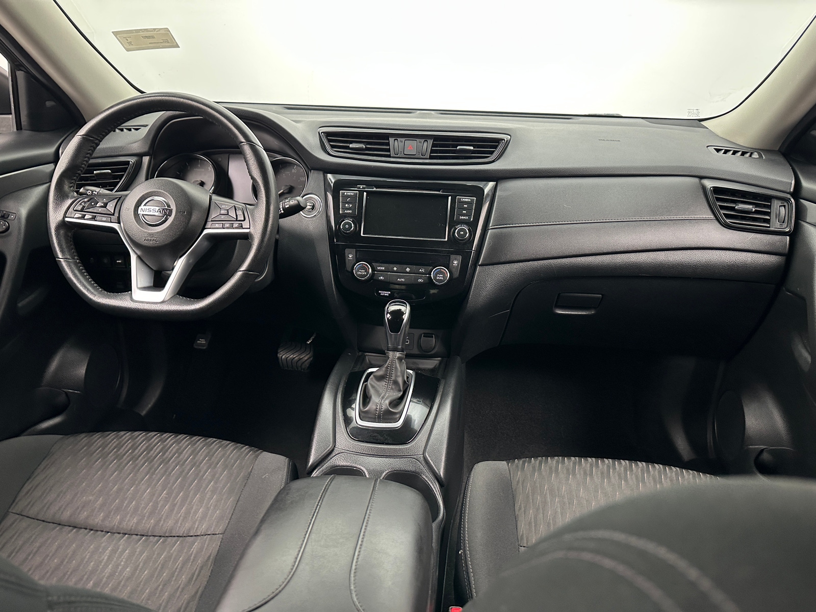 Thumbnail: 2019 Nissan Rogue - 3