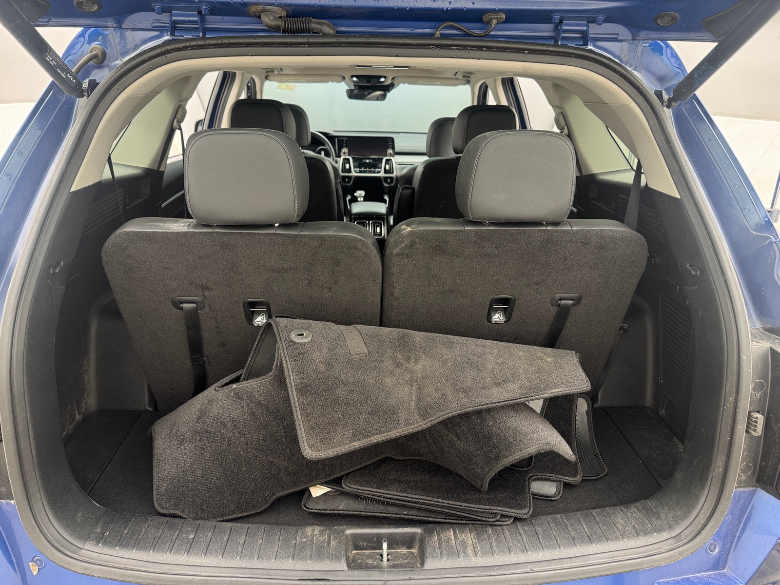 Thumbnail: 2023 Kia Sorento - 6