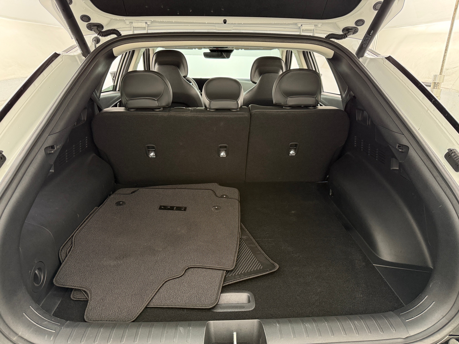 Thumbnail: 2025 Kia EV6 - 6