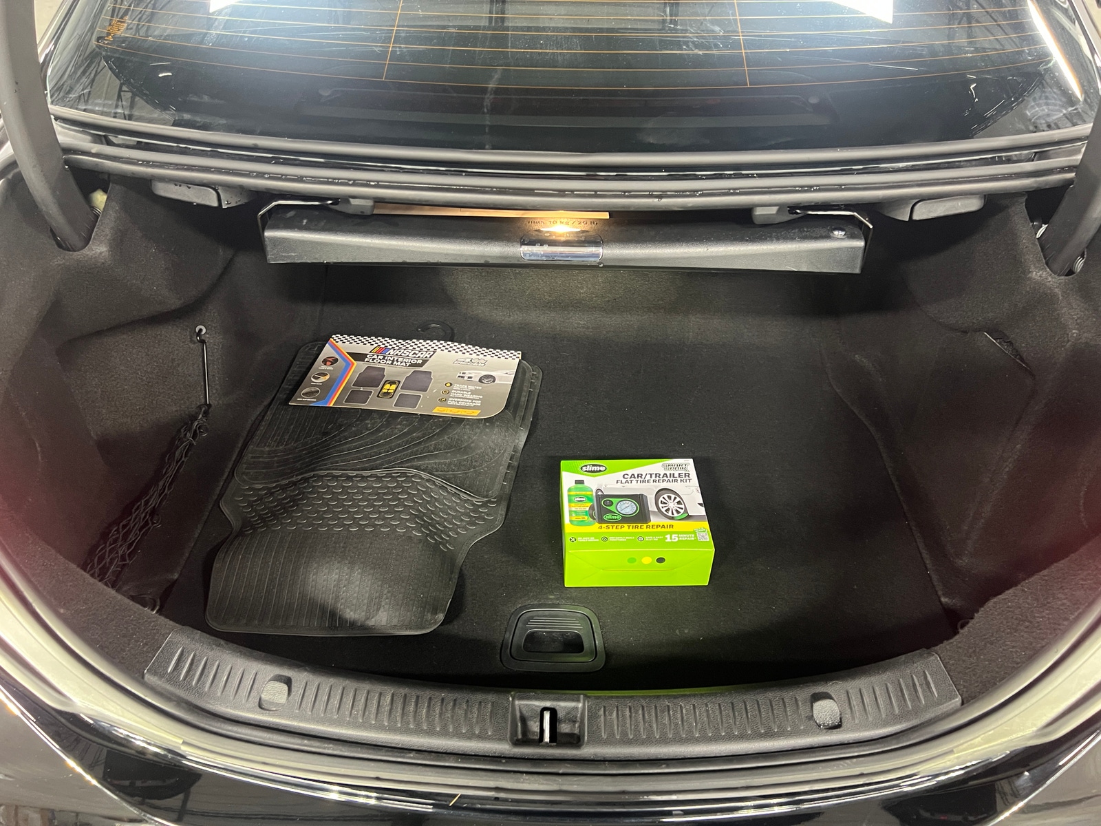 Thumbnail: 2020 Mercedes-Benz E-Class - 6