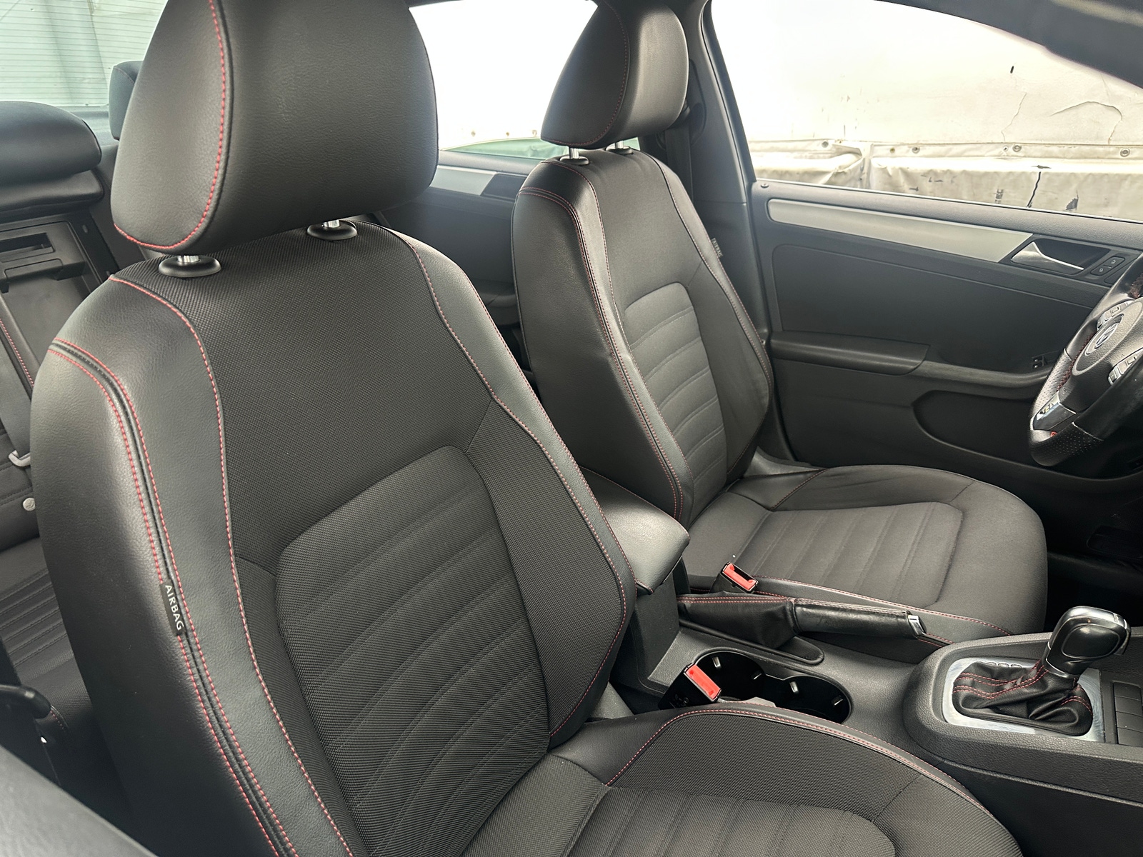 Thumbnail: 2012 Volkswagen Jetta - 2