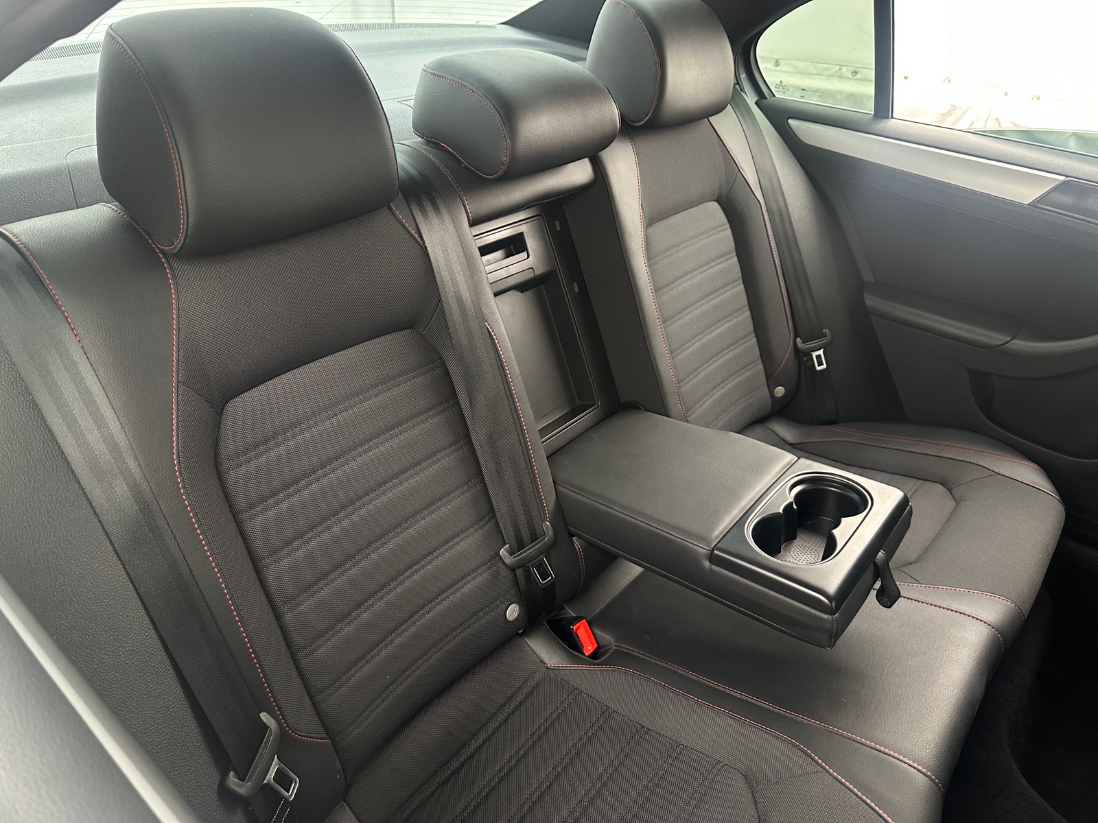 Thumbnail: 2012 Volkswagen Jetta - 6