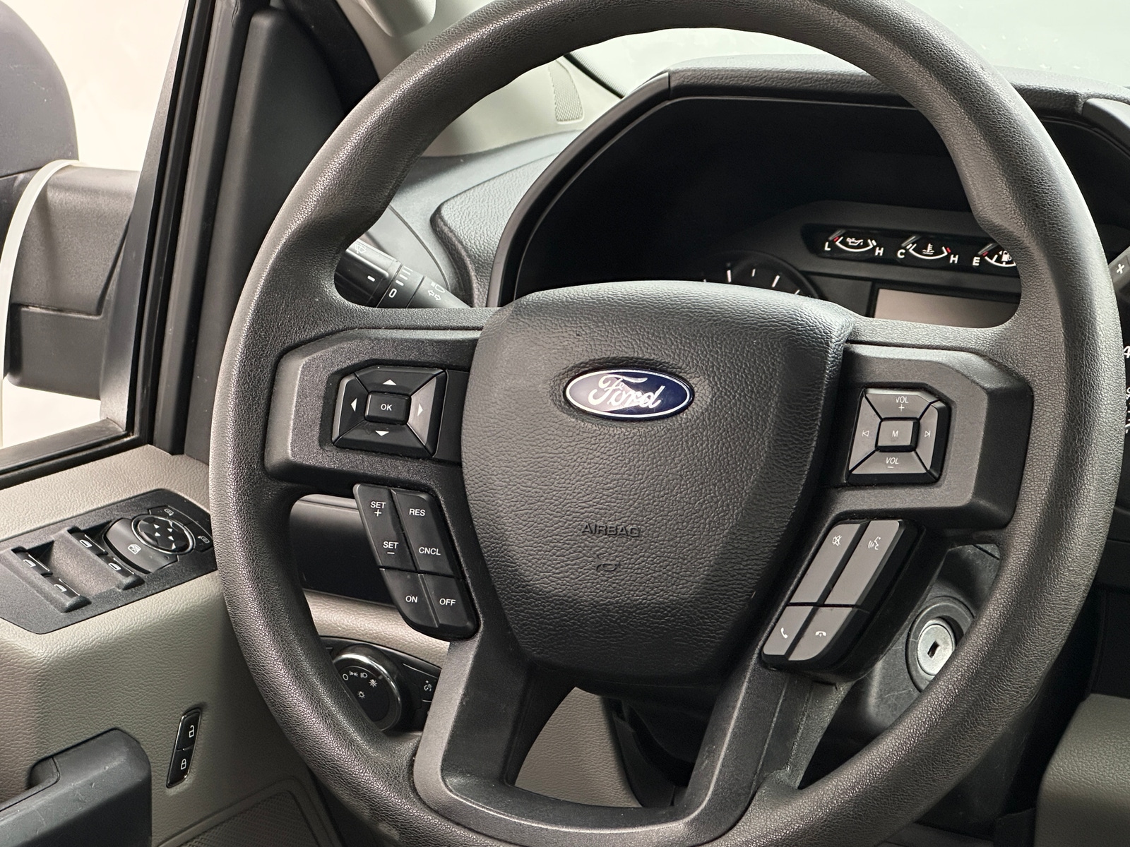 Thumbnail: 2020 Ford Econoline - 5