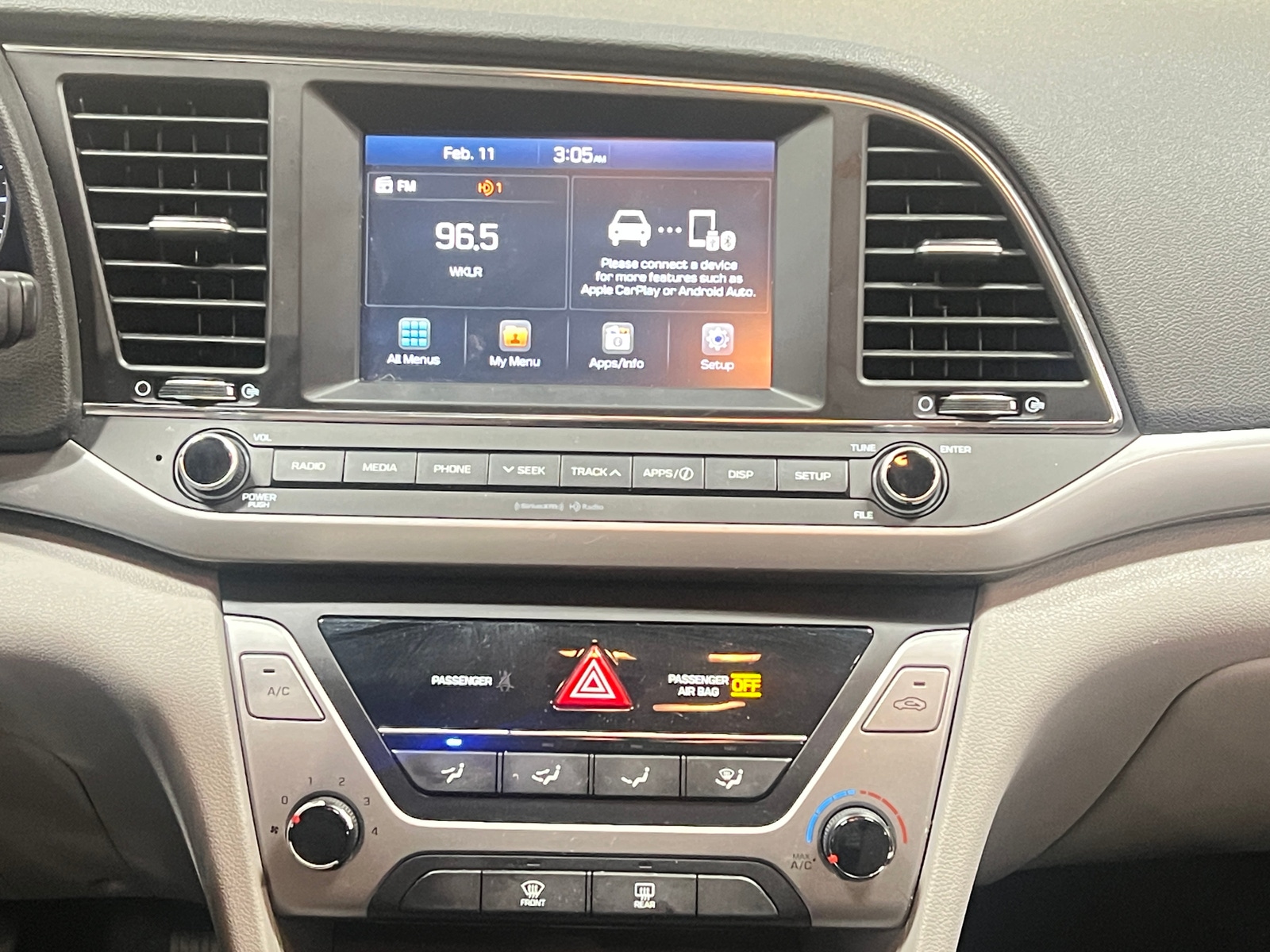 Thumbnail: 2017 Hyundai Elantra - 4