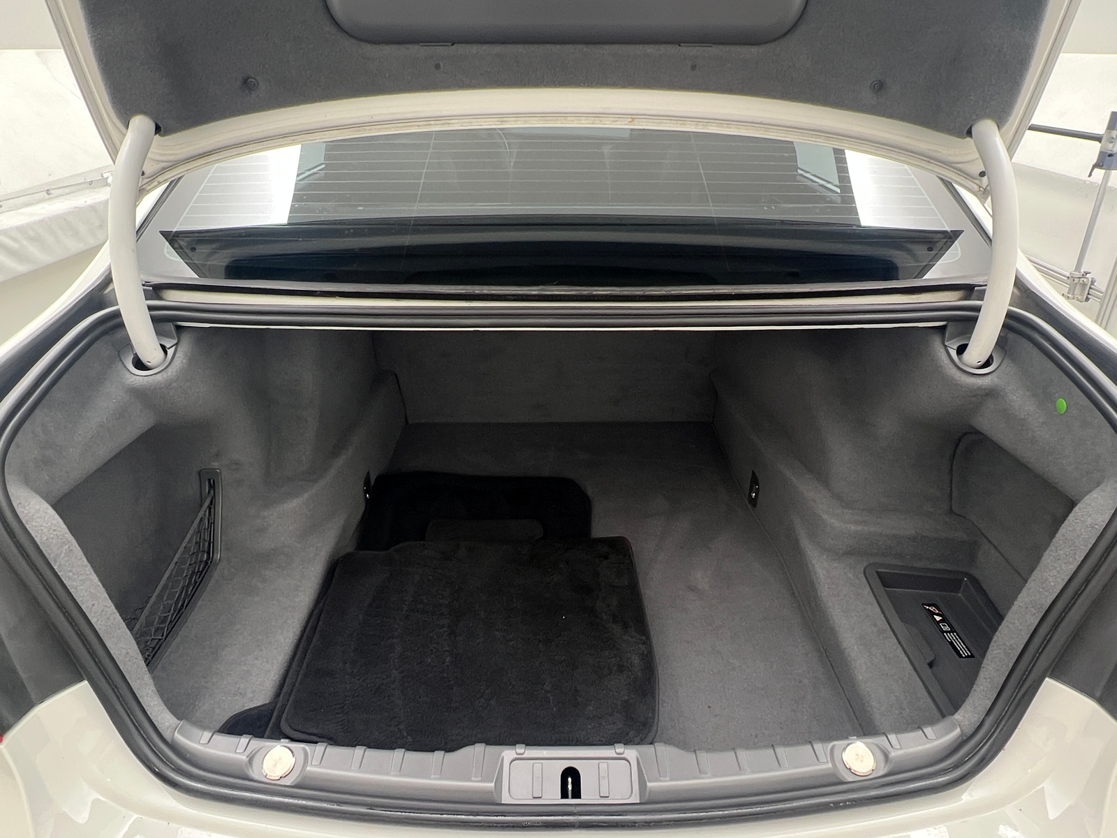 Thumbnail: 2012 BMW 7 Series - 7