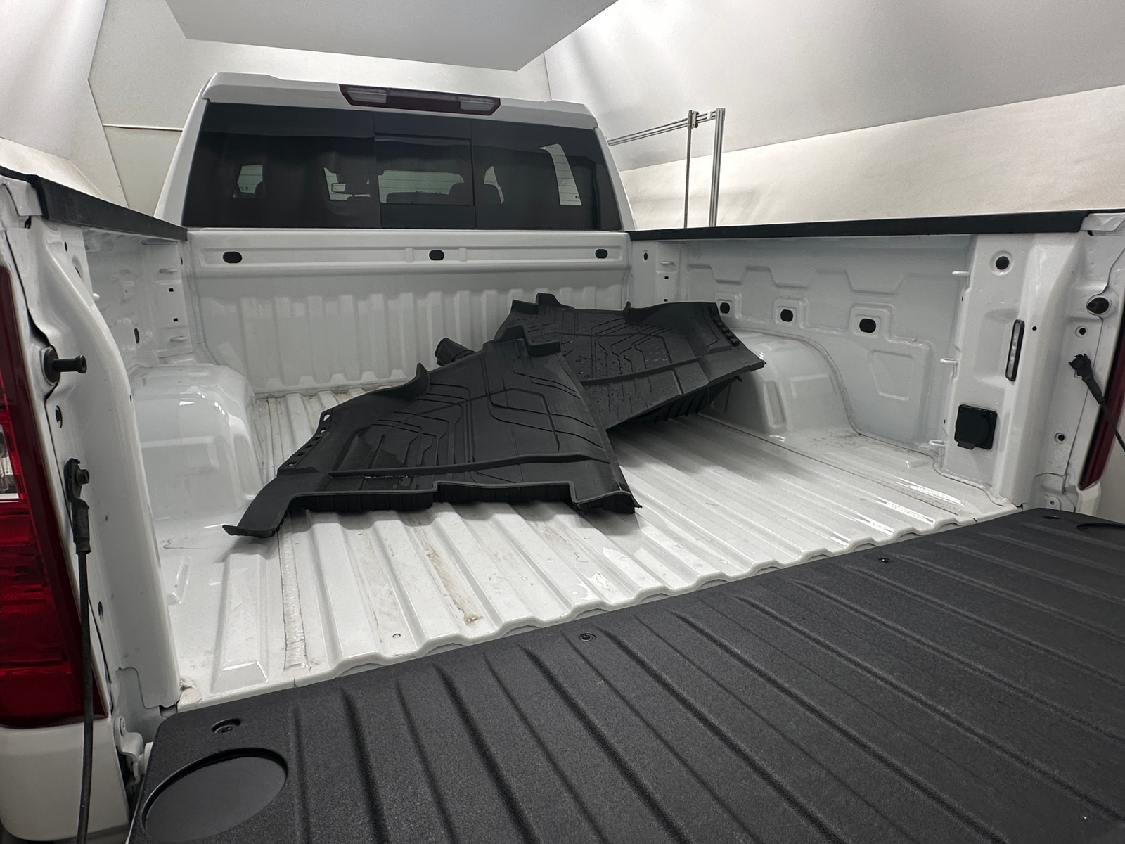 Thumbnail: 2025 Chevrolet Silverado 1500 - 7