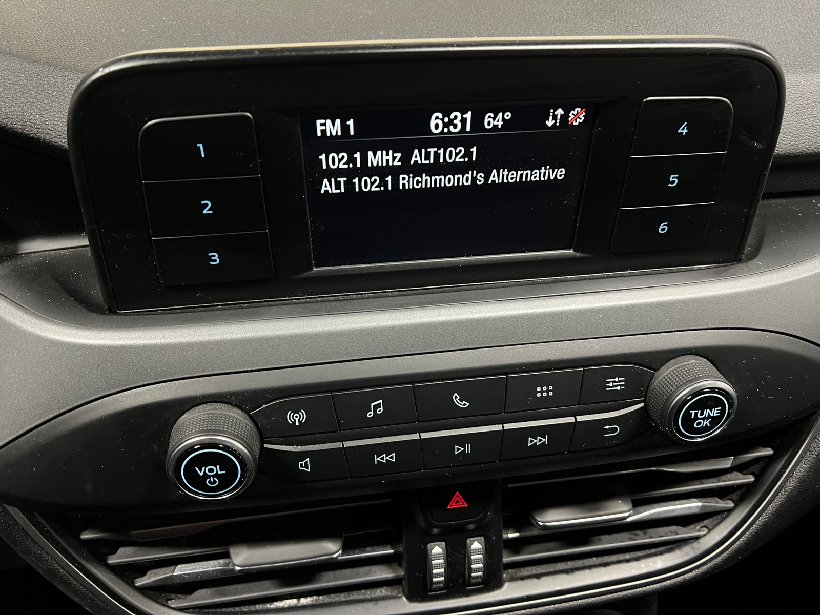 Thumbnail: 2020 Ford Escape - 4