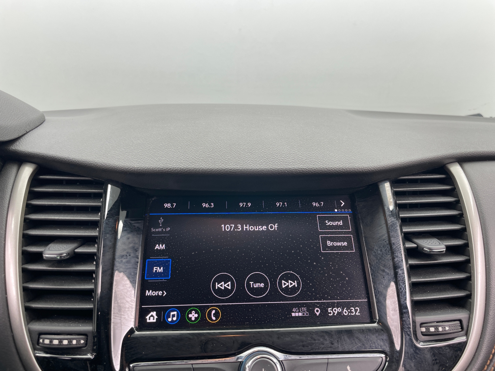 Thumbnail: 2020 Chevrolet Trax - 4