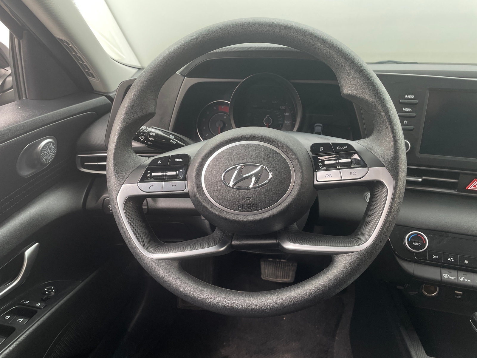 Thumbnail: 2023 Hyundai Elantra - 5