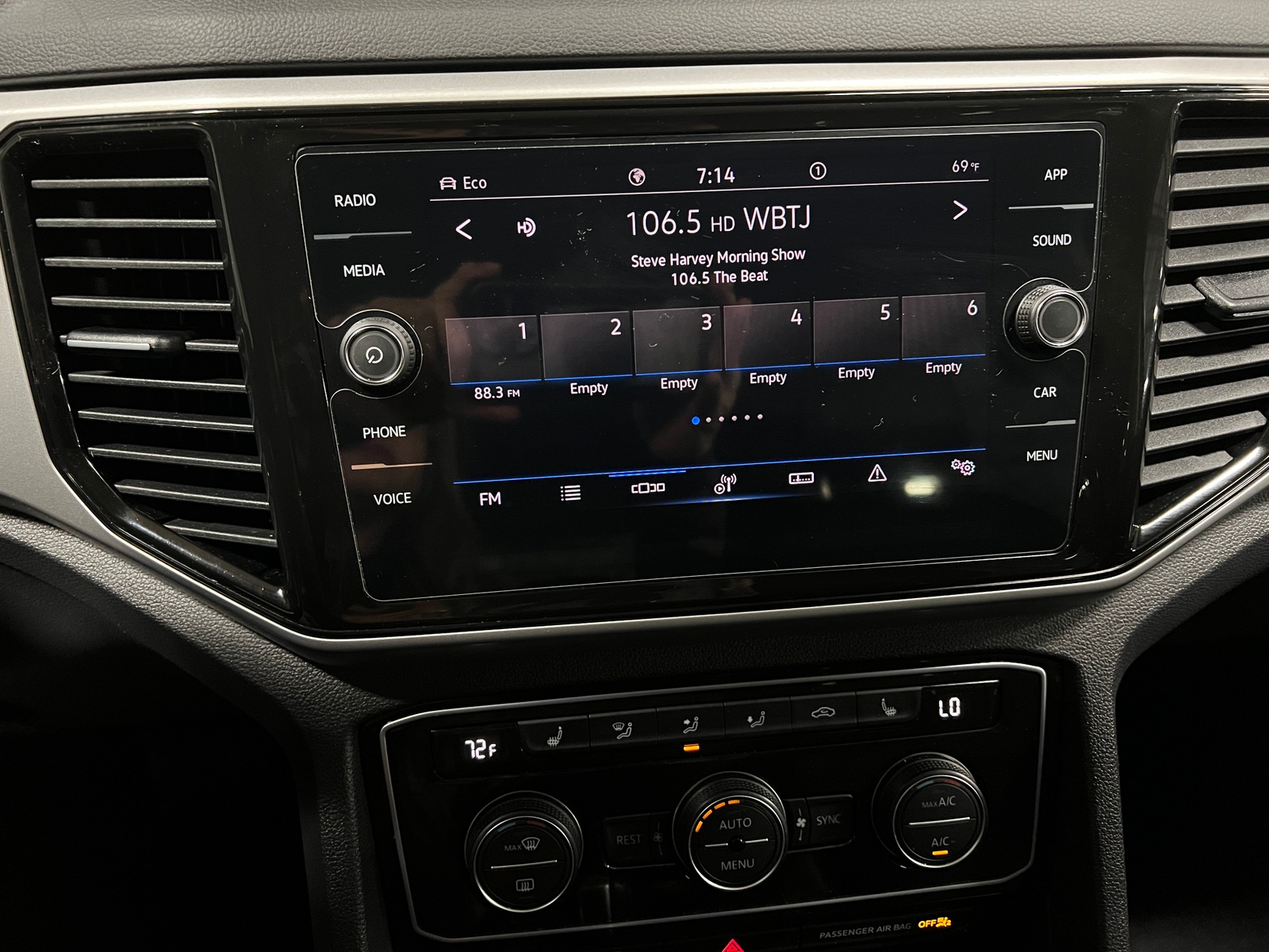 Thumbnail: 2022 Volkswagen Atlas - 3