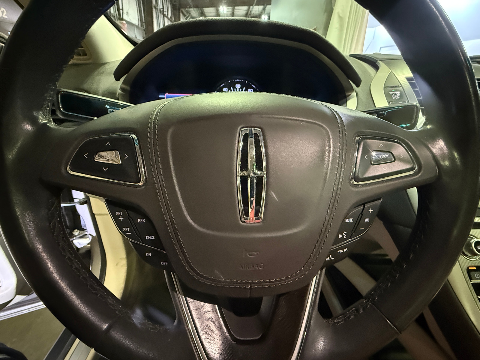 Thumbnail: 2018 Lincoln MKZ - 4