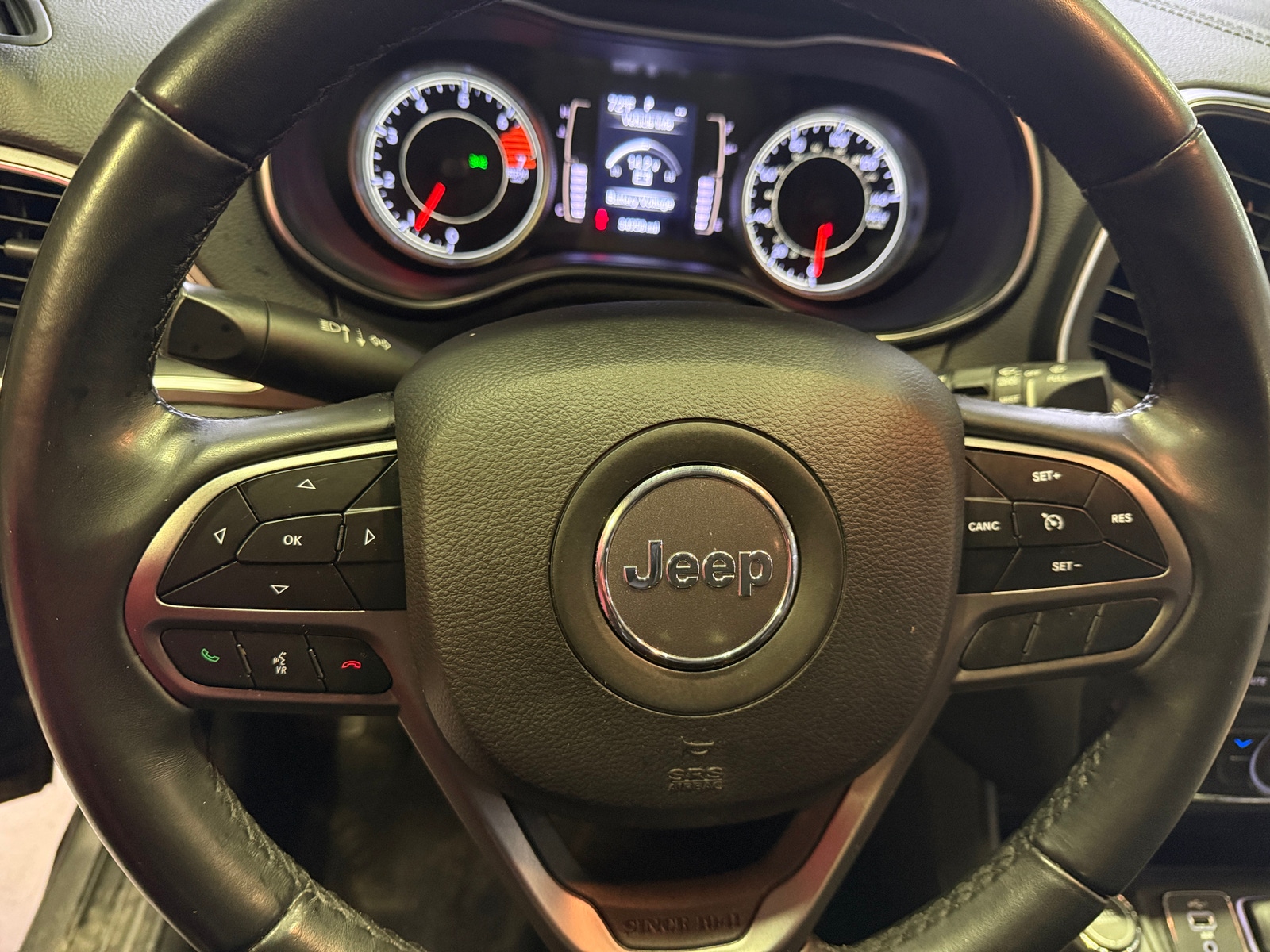 Thumbnail: 2019 Jeep Cherokee - 5