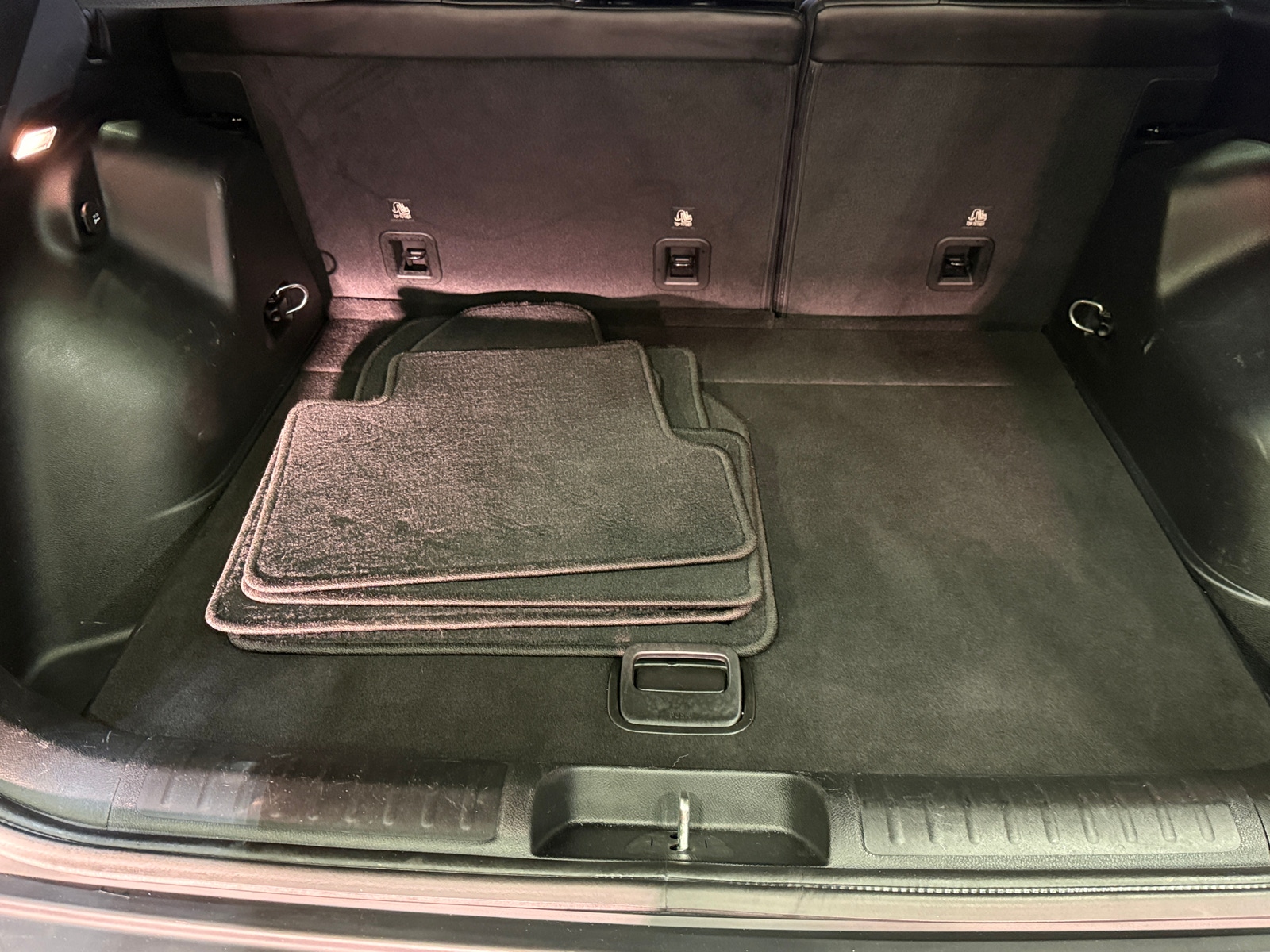 Thumbnail: 2019 Jeep Cherokee - 7