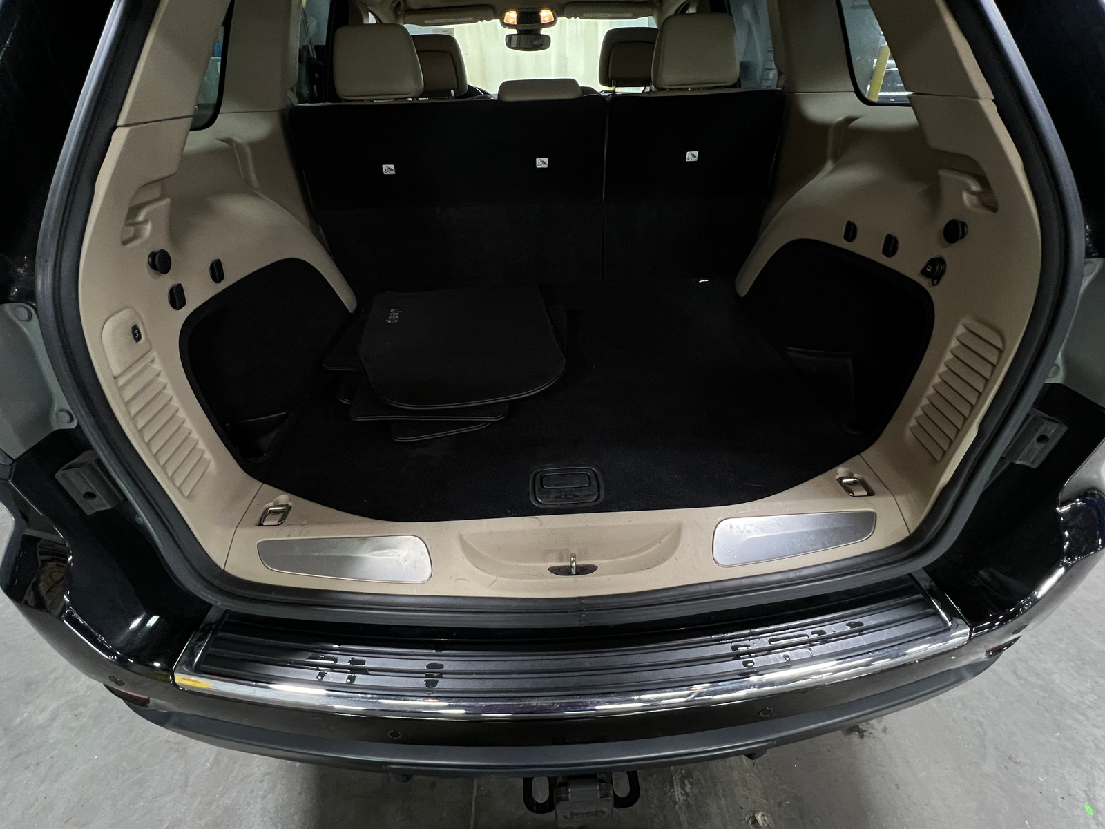 Thumbnail: 2018 Jeep Grand Cherokee - 6