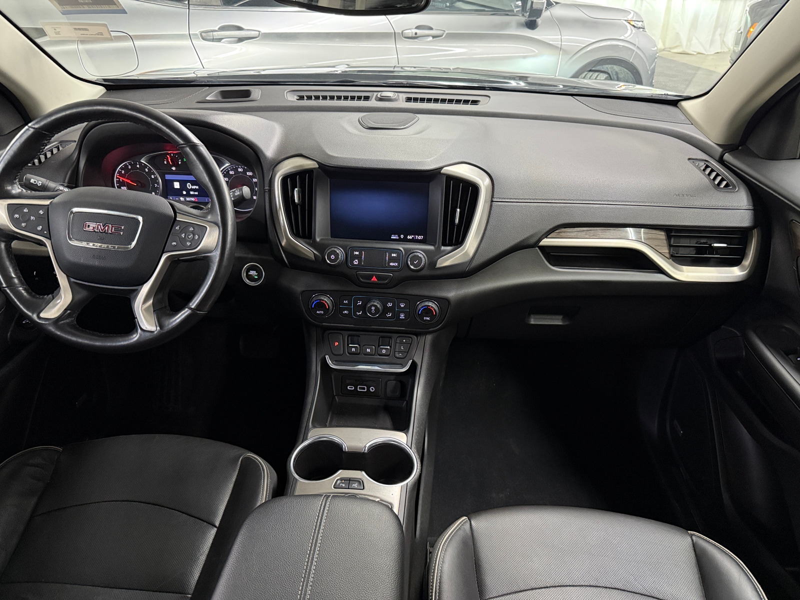 Thumbnail: 2020 GMC Terrain - 2