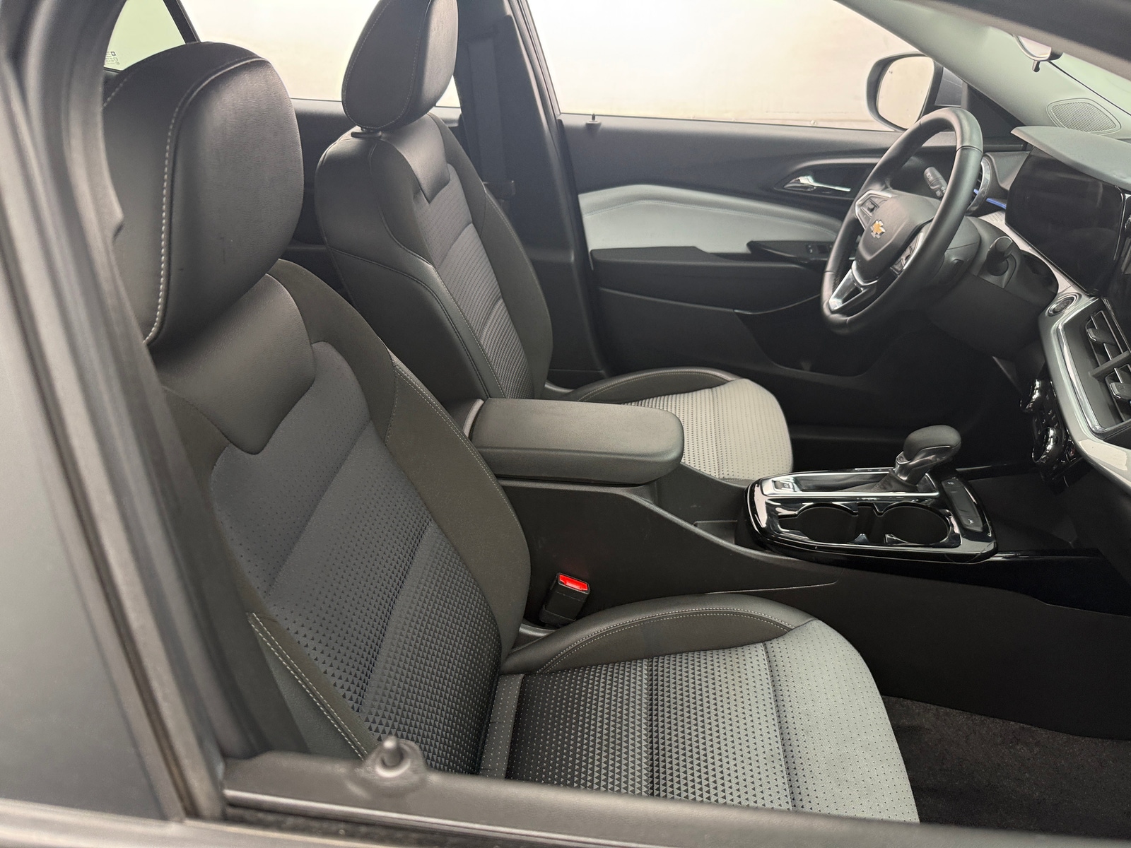 Thumbnail: 2024 Chevrolet Trax - 2