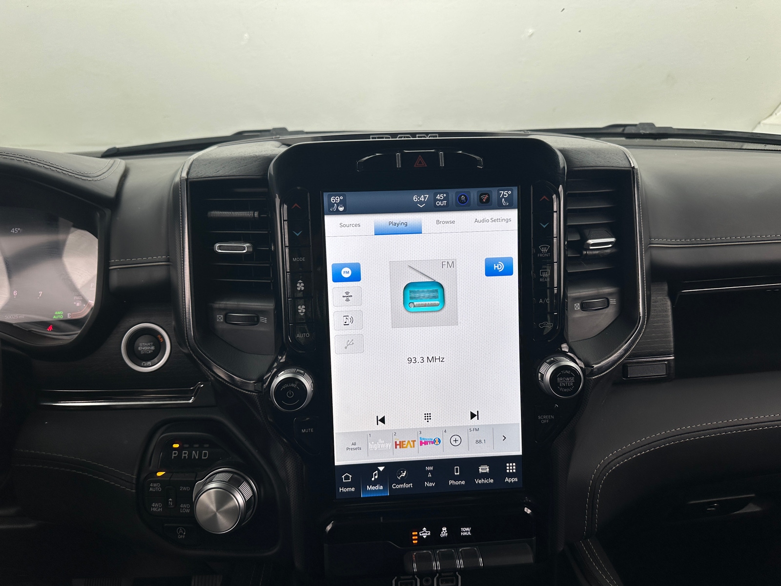 Thumbnail: 2024 RAM 1500 - 3