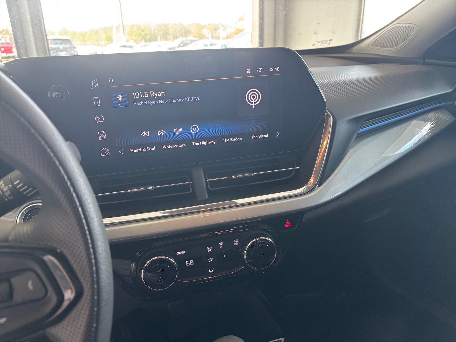 Thumbnail: 2025 Chevrolet Trax - 4