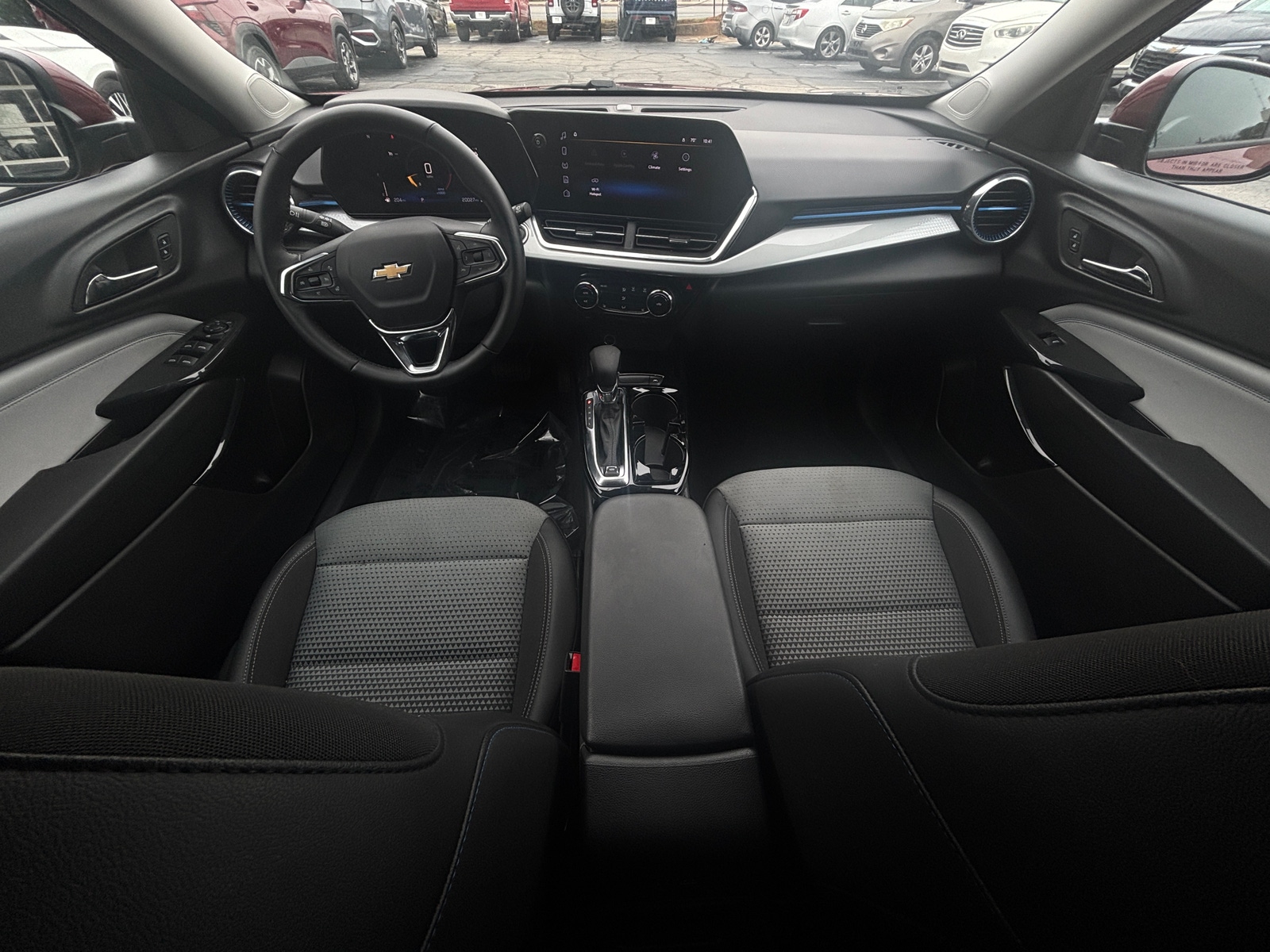 Thumbnail: 2025 Chevrolet Trax - 3