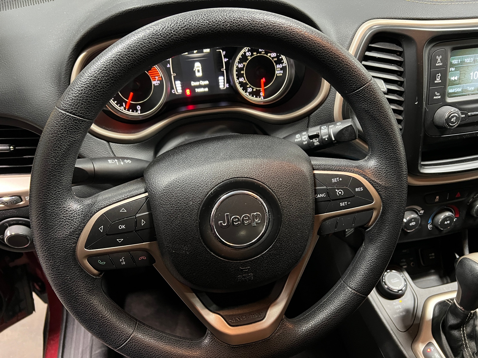 Thumbnail: 2016 Jeep Cherokee - 5