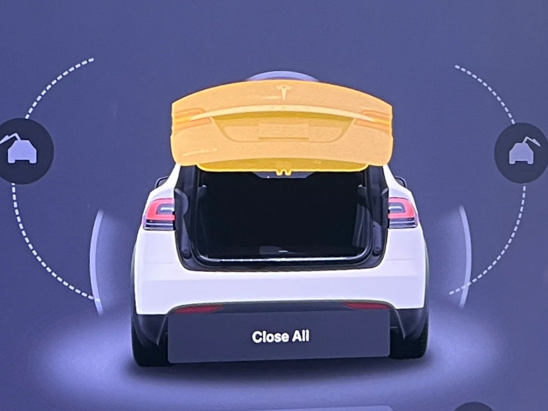 Thumbnail: 2018 Tesla Model X - 3