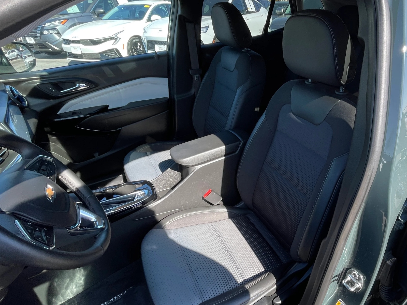 Thumbnail: 2025 Chevrolet Trax - 2