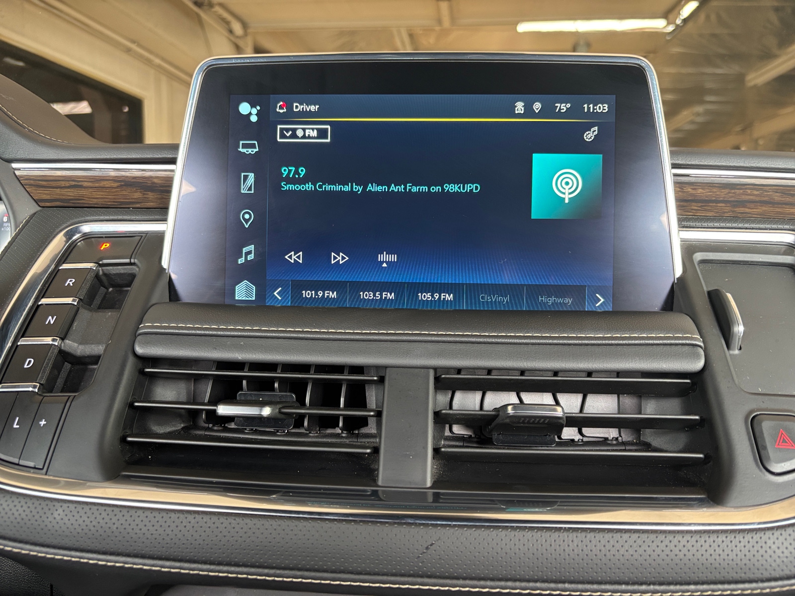 Thumbnail: 2023 Chevrolet Suburban - 4