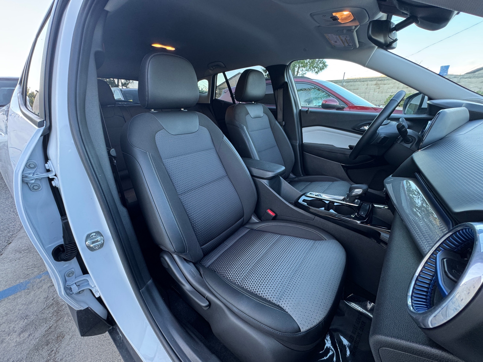 Thumbnail: 2025 Chevrolet Trax - 2