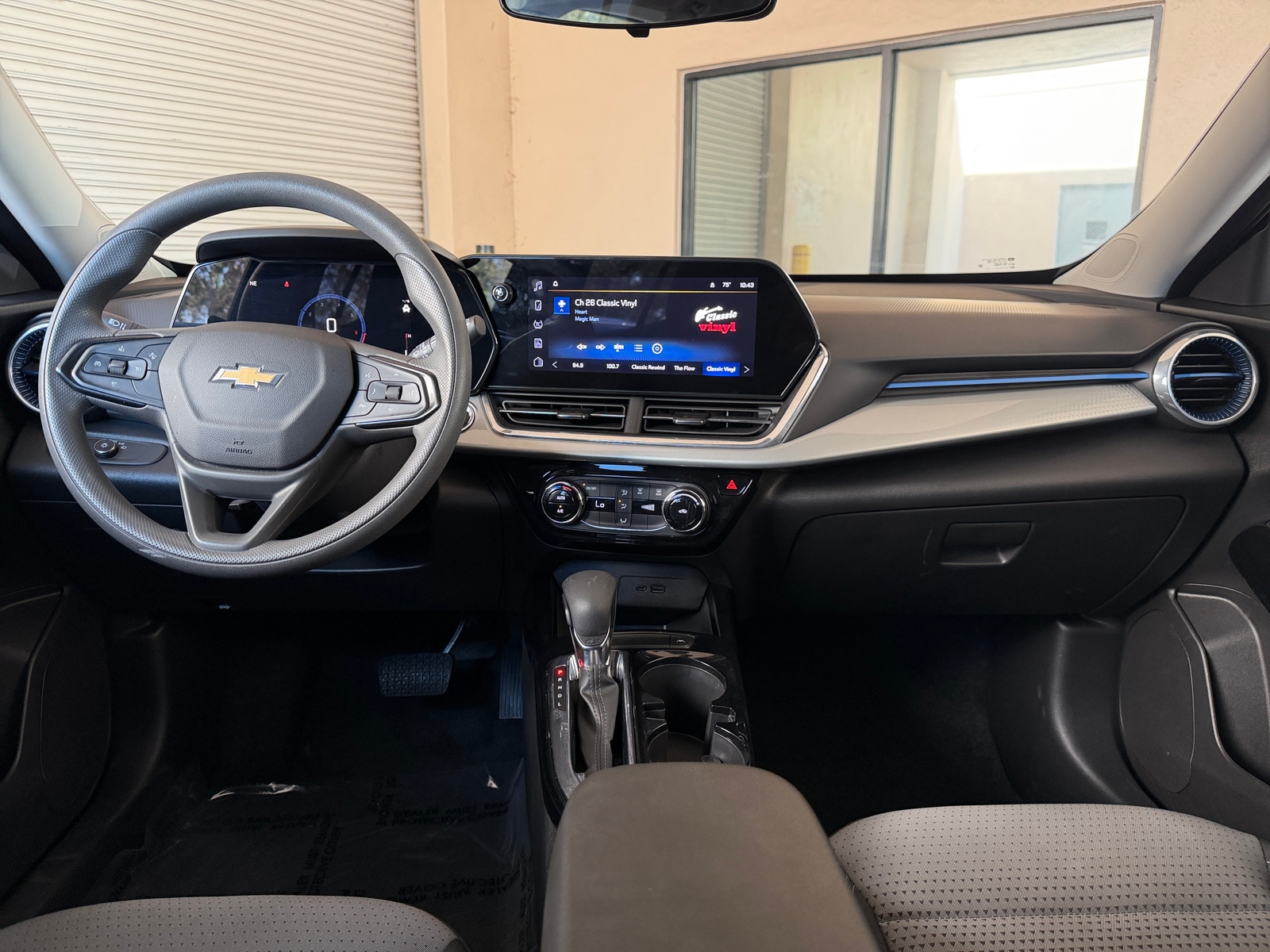 Thumbnail: 2025 Chevrolet Trax - 3