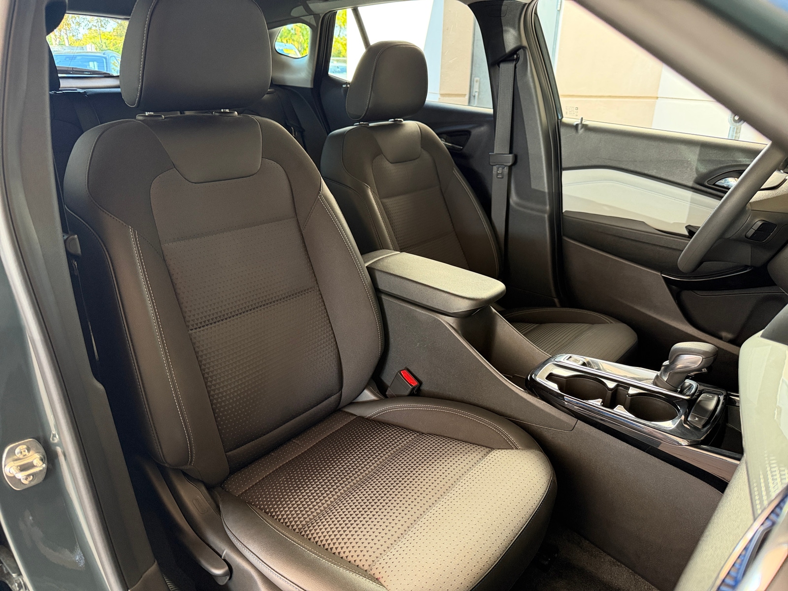 Thumbnail: 2025 Chevrolet Trax - 2