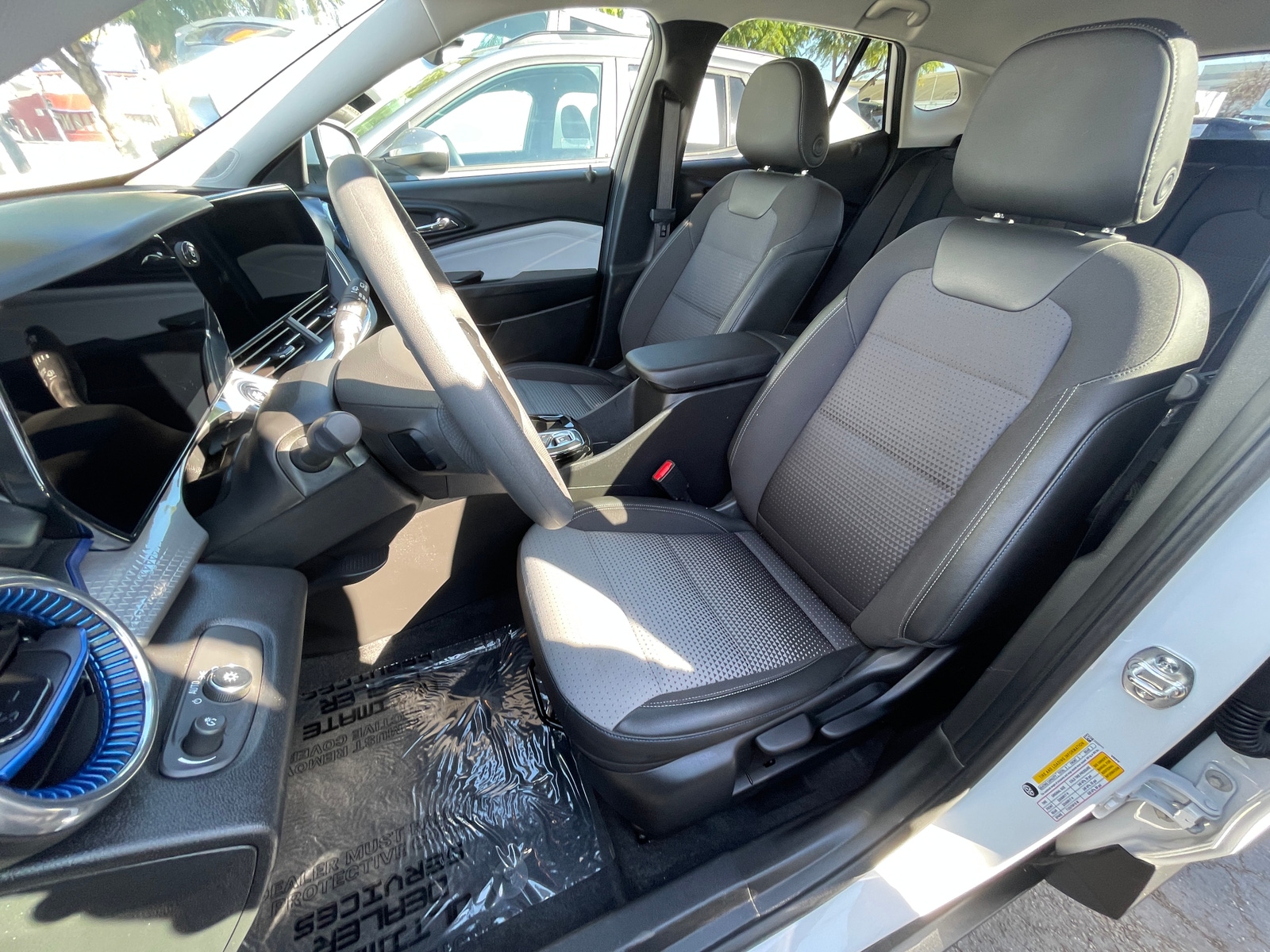 Thumbnail: 2025 Chevrolet Trax - 2