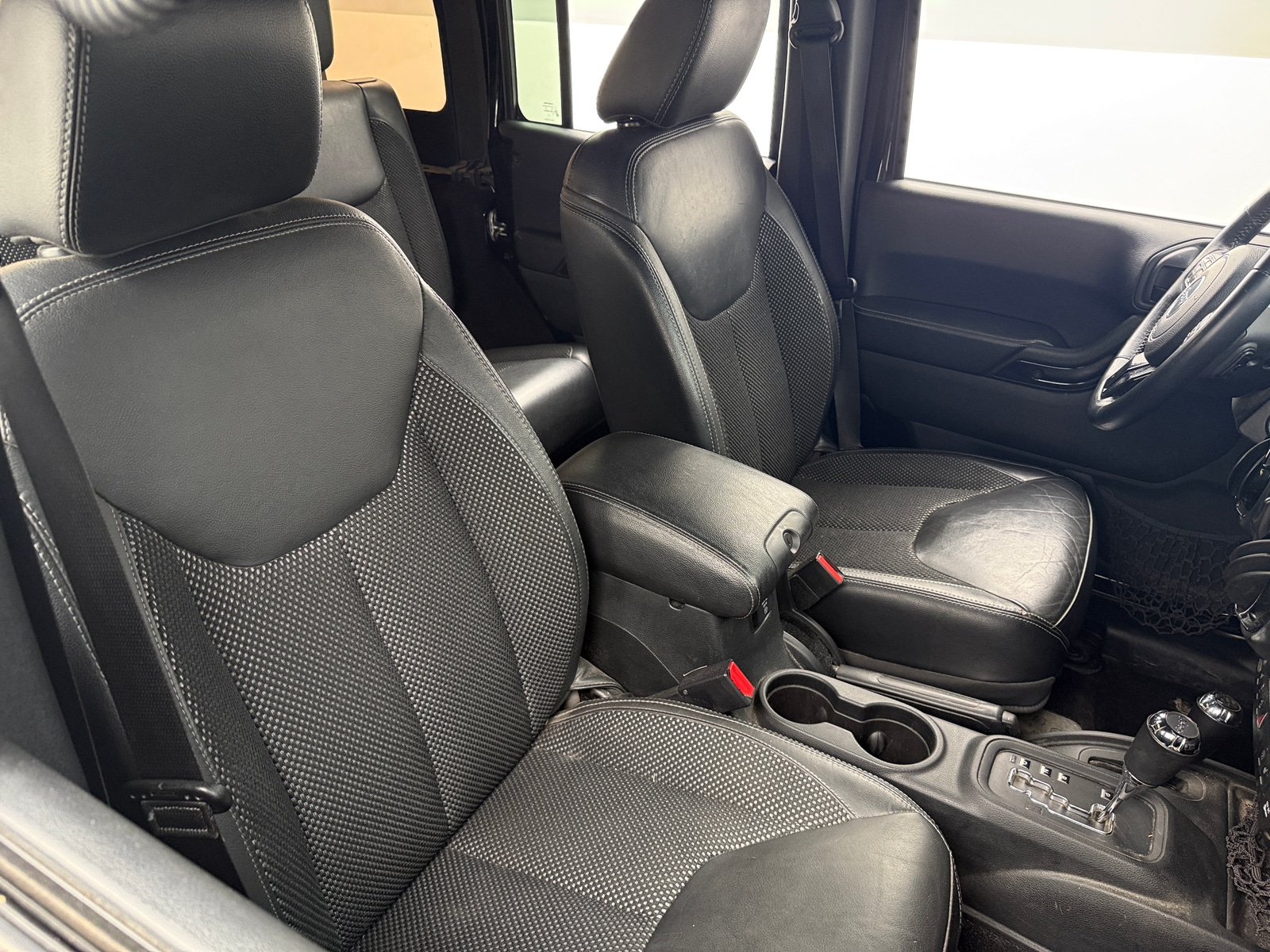 Thumbnail: 2016 Jeep Wrangler - 2