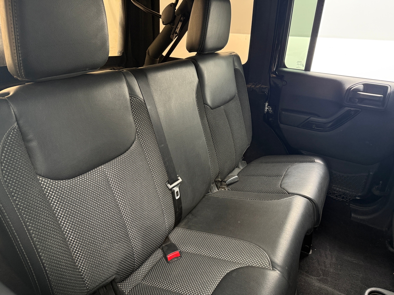 Thumbnail: 2016 Jeep Wrangler - 6