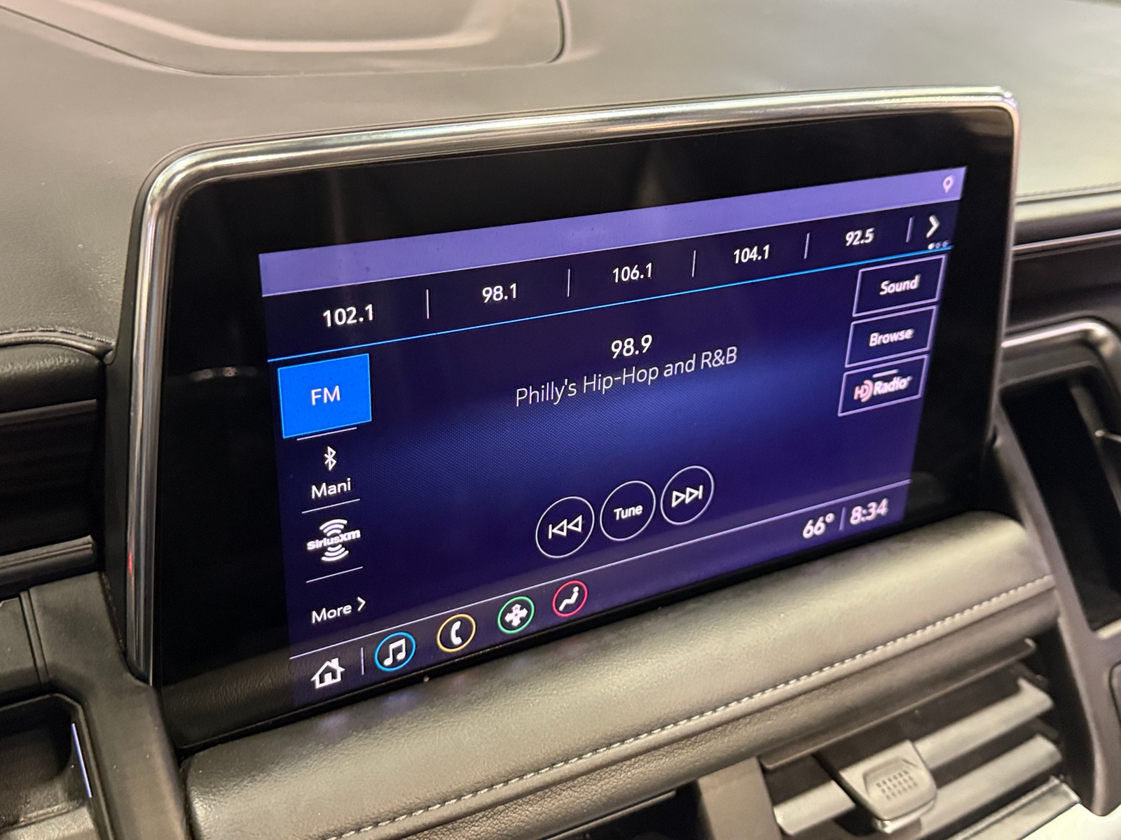 Thumbnail: 2021 Chevrolet Suburban - 3