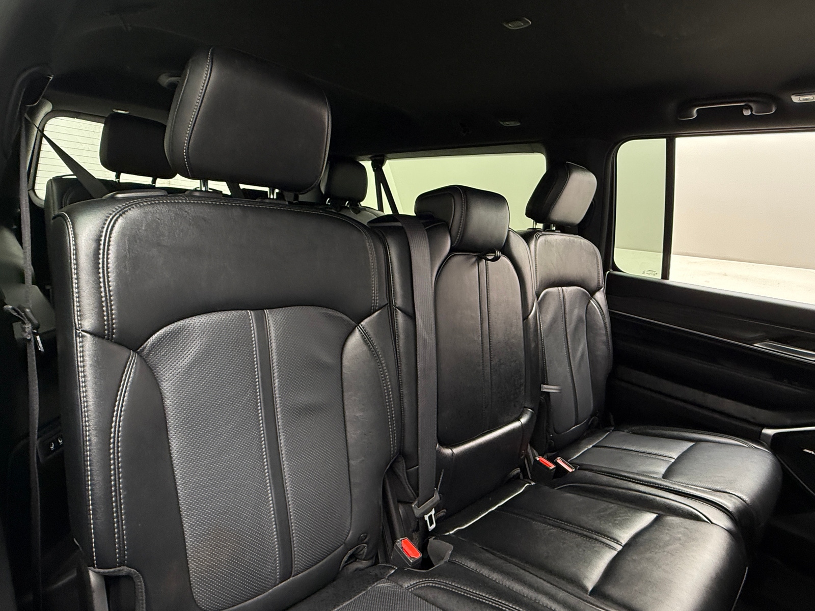 Thumbnail: 2024 Jeep Wagoneer - 5