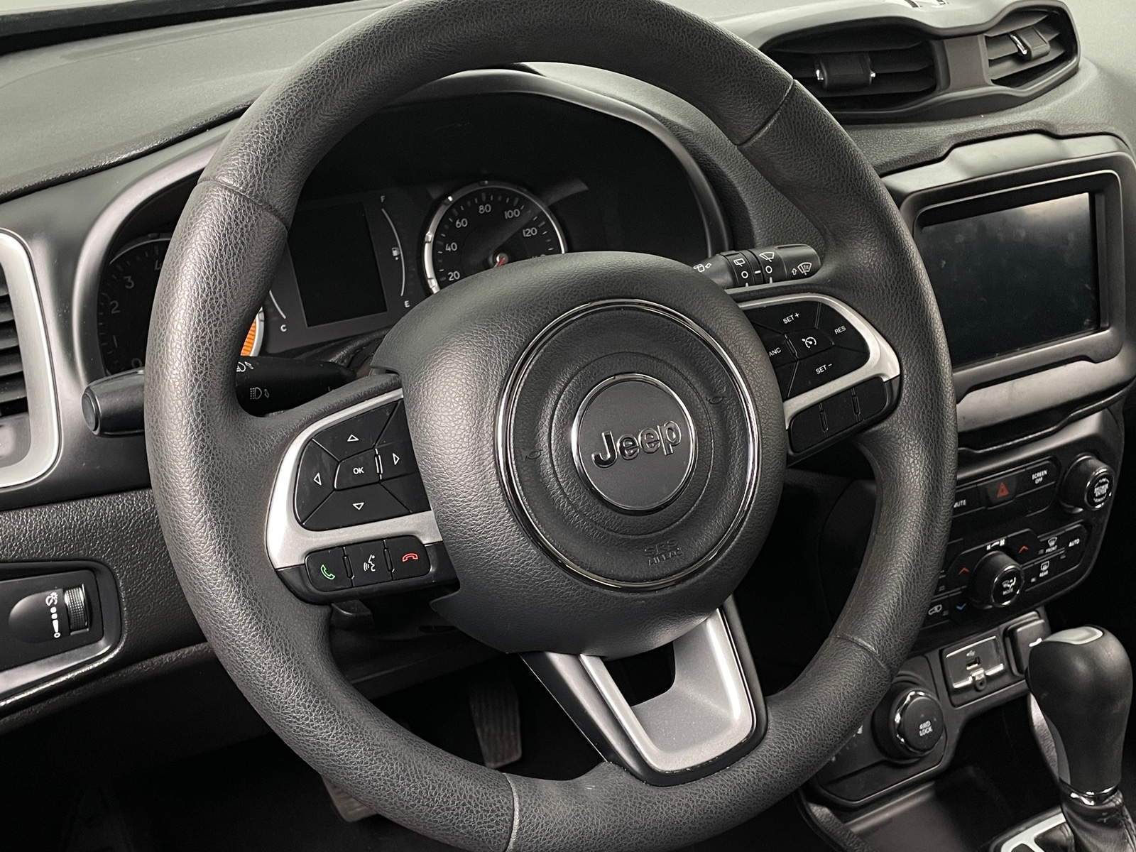 Thumbnail: 2019 Jeep Renegade - 5