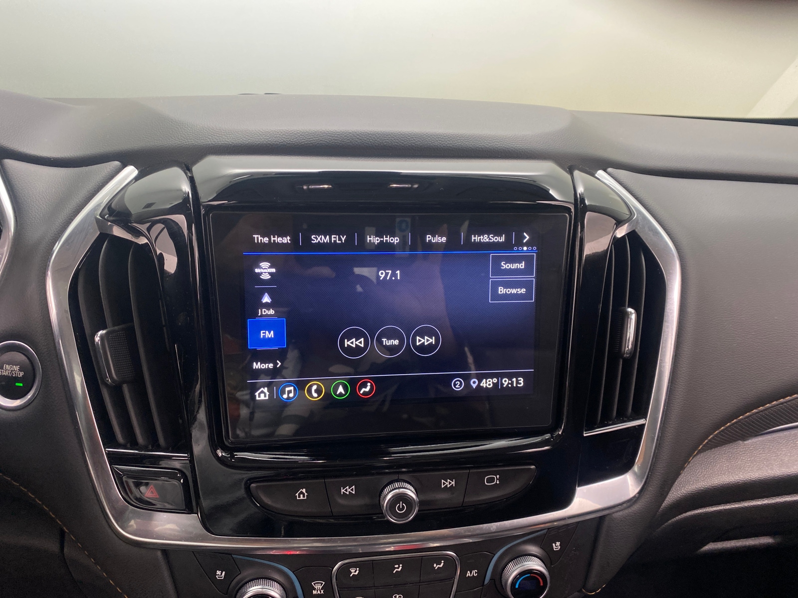 Thumbnail: 2021 Chevrolet Traverse - 3