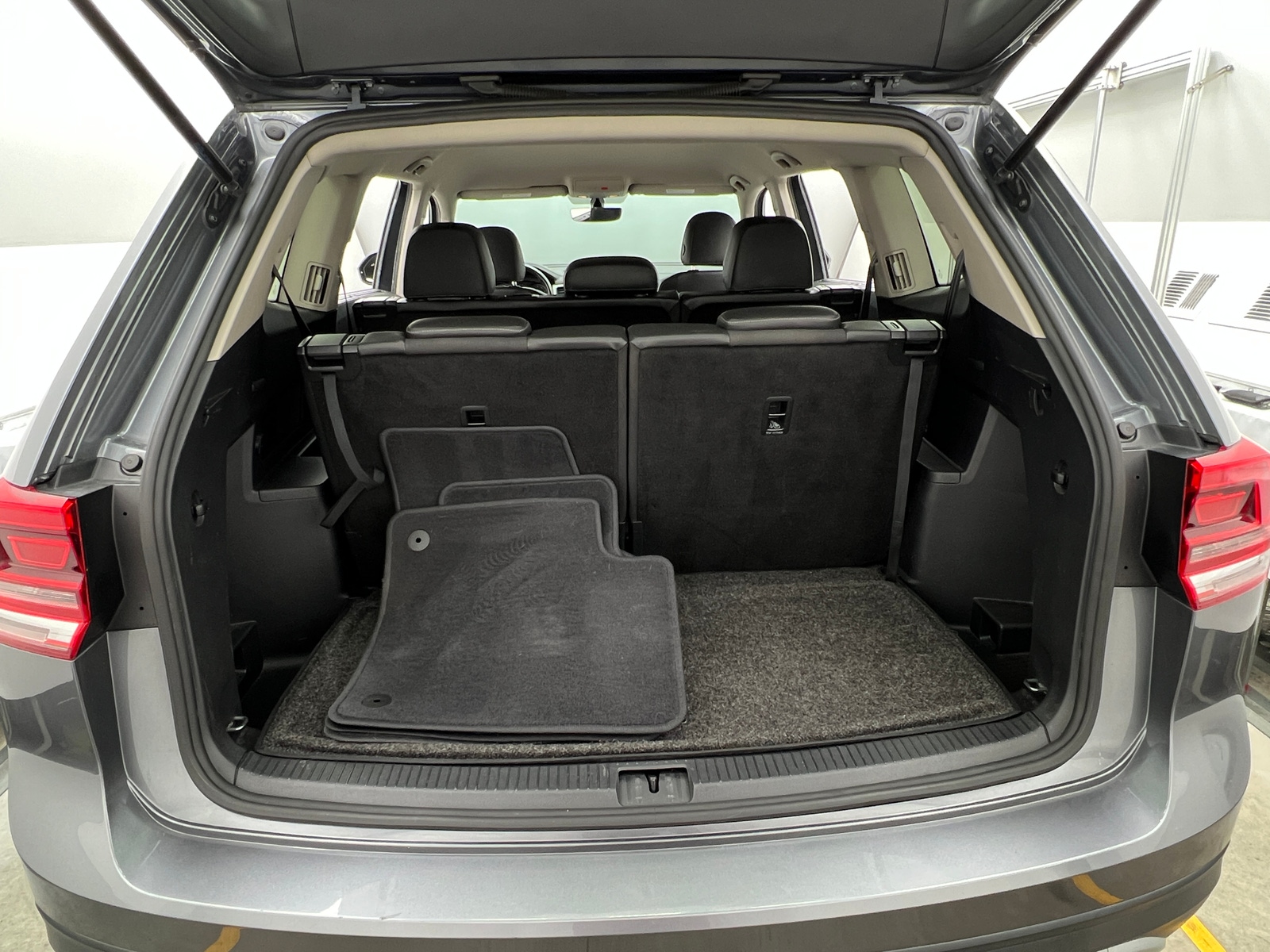 Thumbnail: 2019 Volkswagen Atlas - 6